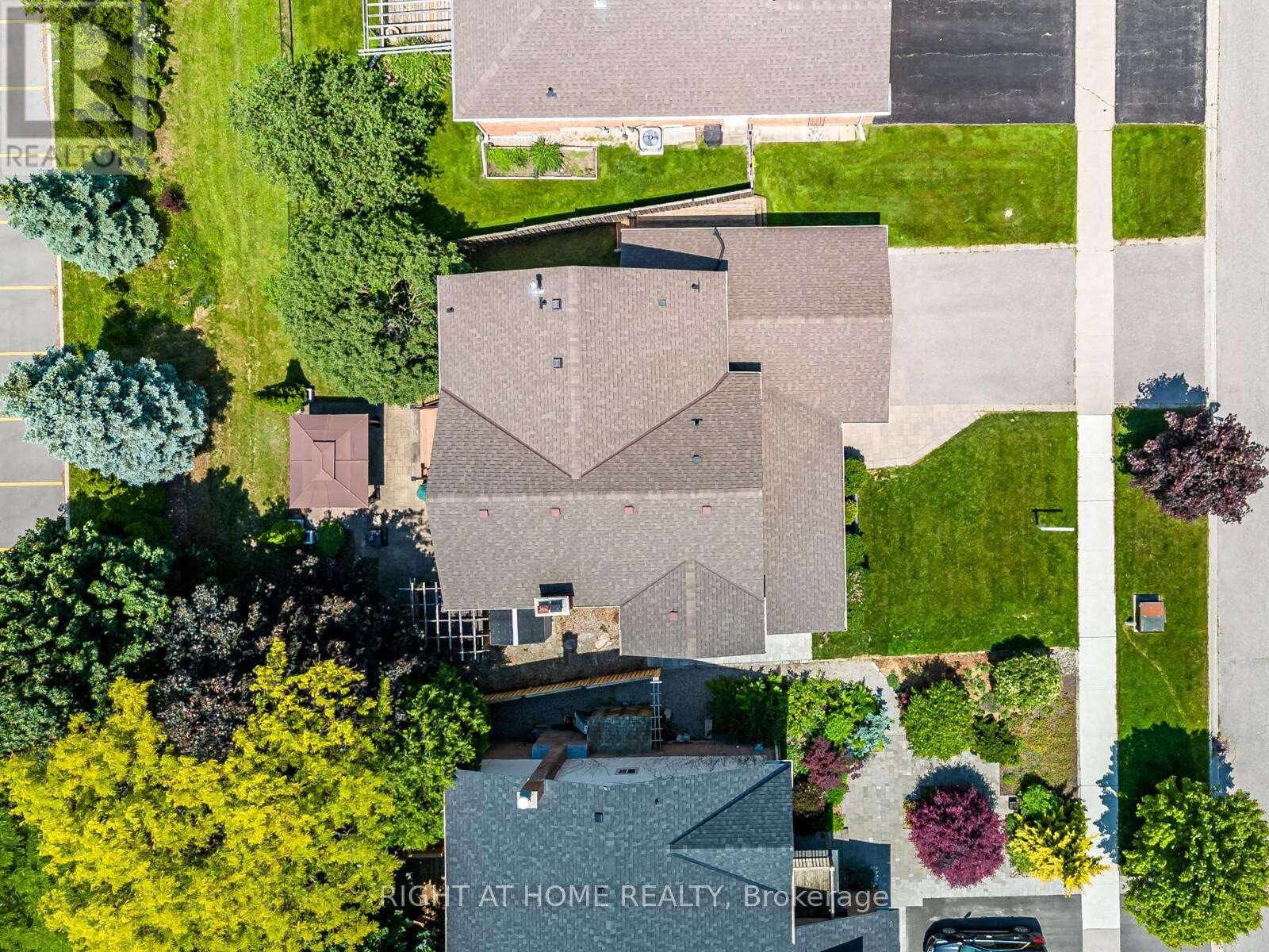 












116 BERYL AVENUE

,
Whitchurch-Stouffville (Stouffville),




Ontario
L4A7Y2

