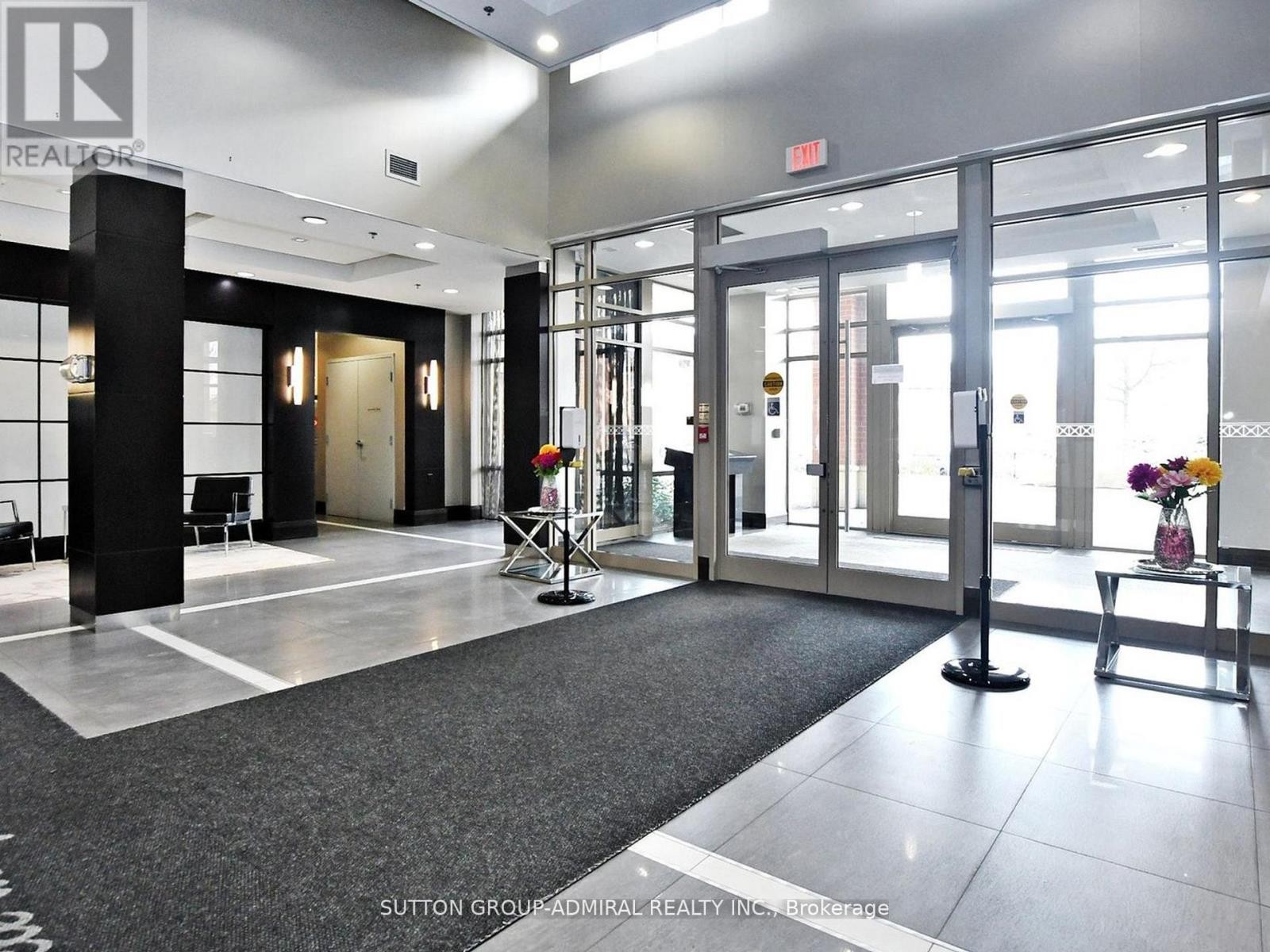 












LPH8 - 75 KING WILLIAM CRESCENT

,
Richmond Hill (Langstaff),




Ontario
L4B0C1

