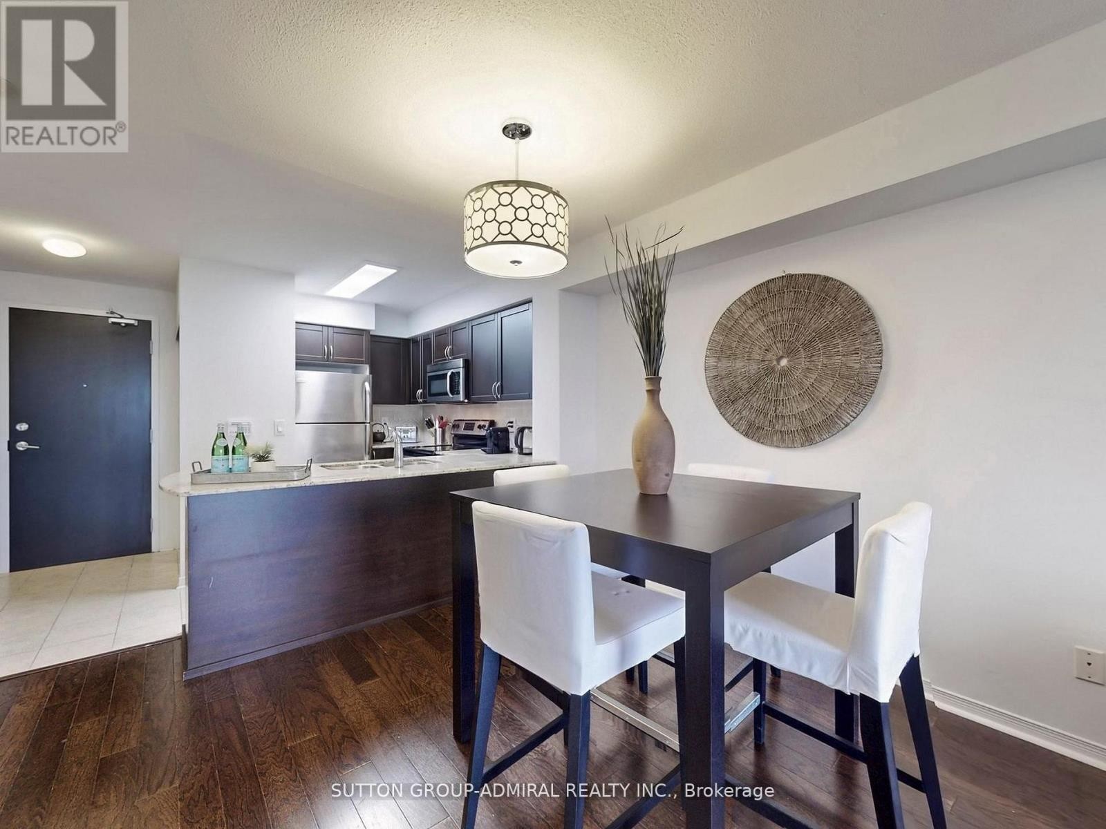 












LPH8 - 75 KING WILLIAM CRESCENT

,
Richmond Hill (Langstaff),




Ontario
L4B0C1

