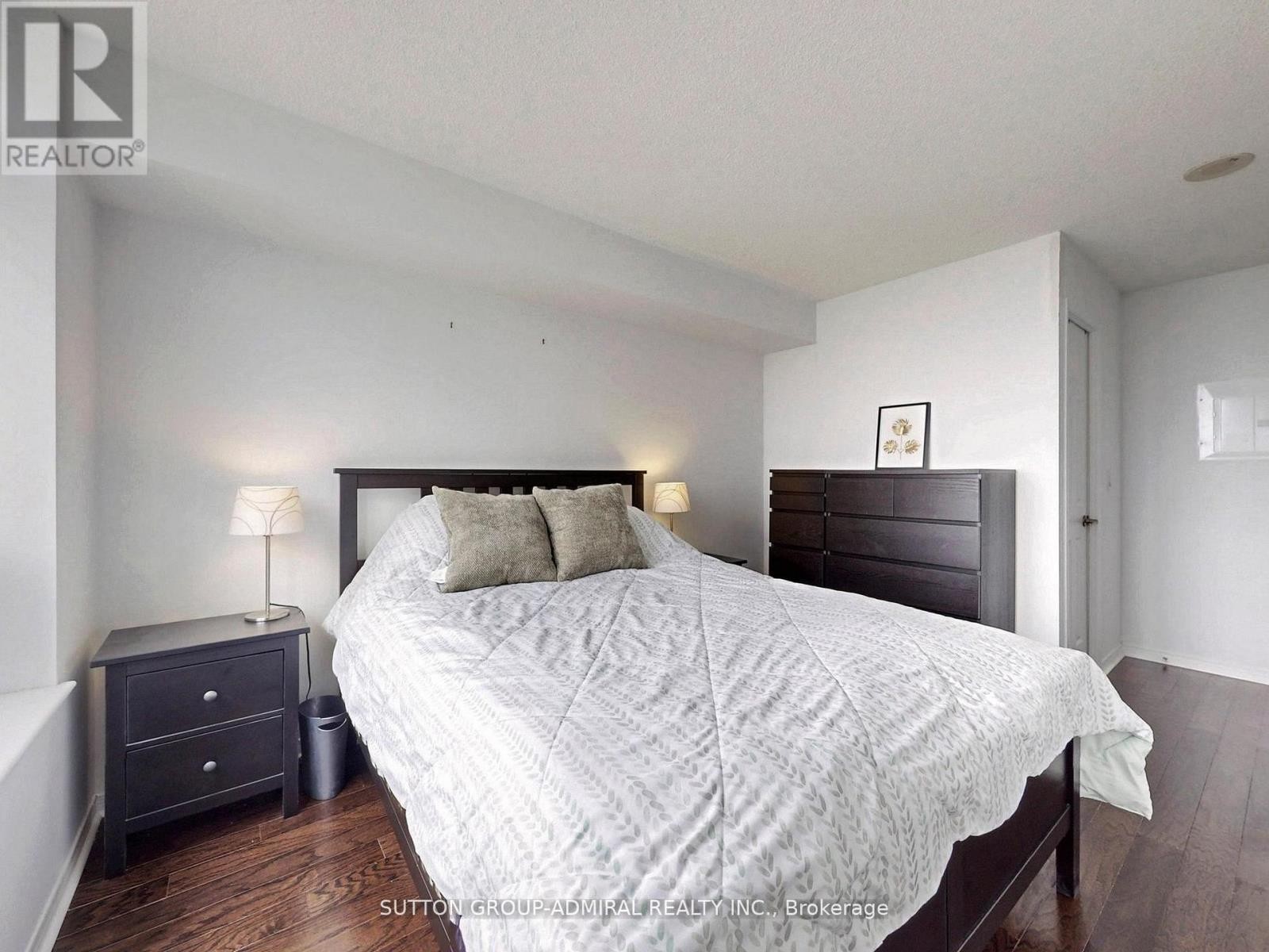 












LPH8 - 75 KING WILLIAM CRESCENT

,
Richmond Hill (Langstaff),




Ontario
L4B0C1

