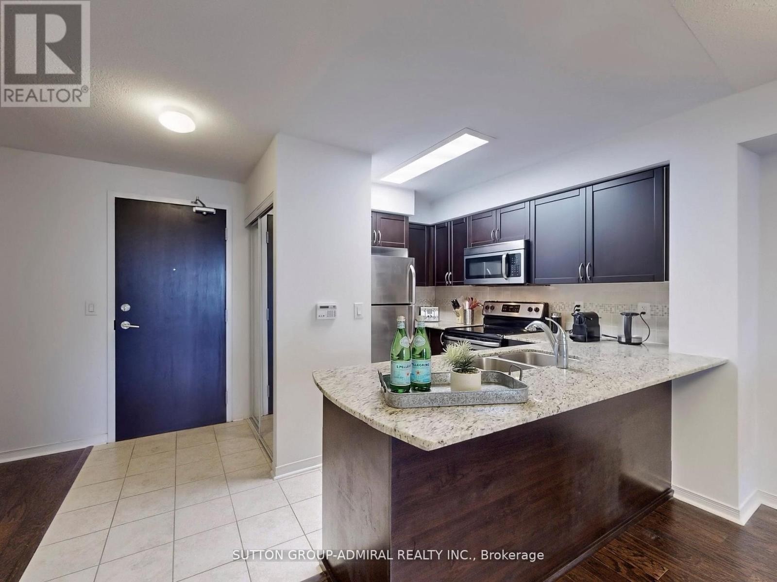 












LPH8 - 75 KING WILLIAM CRESCENT

,
Richmond Hill (Langstaff),




Ontario
L4B0C1

