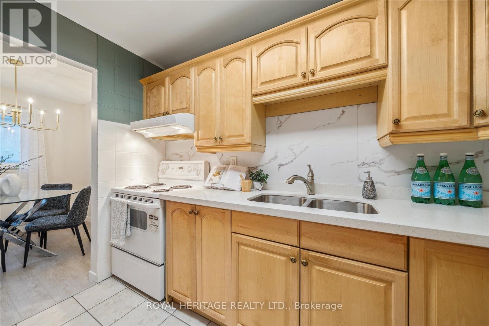 












390 - 18 REITH WAY

,
Markham (Aileen-Willowbrook),




Ontario
L3T5C7

