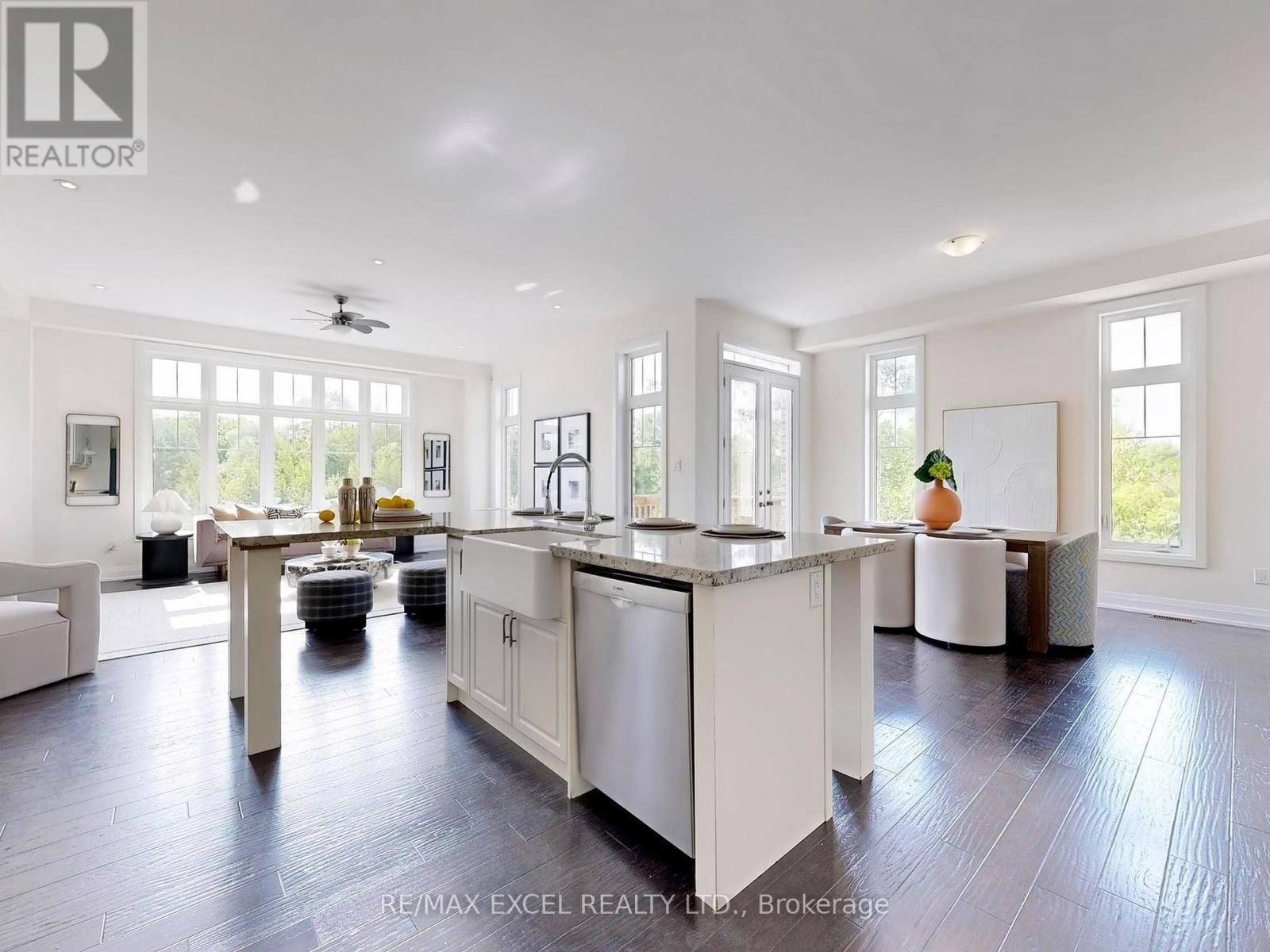 












192 BAKER HILL BOULEVARD

,
Whitchurch-Stouffville (Stouffville),




Ontario
L4A0W5

