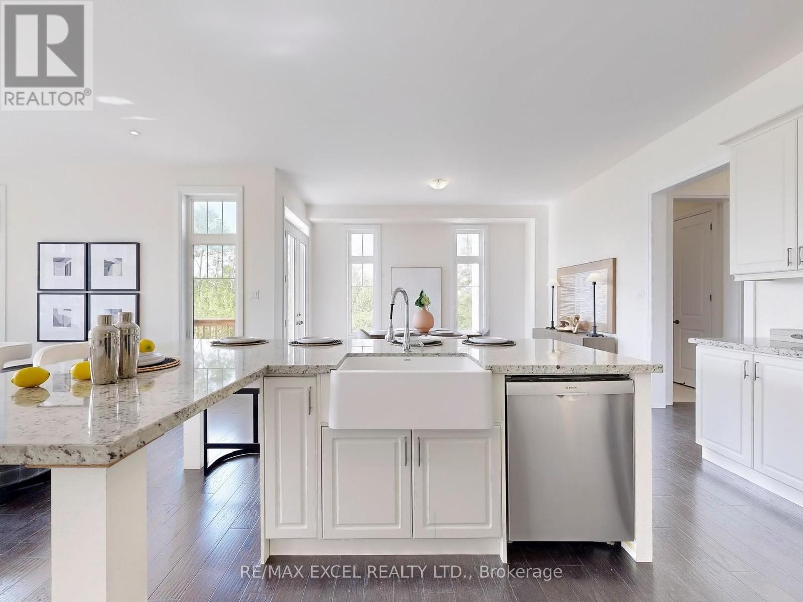 












192 BAKER HILL BOULEVARD

,
Whitchurch-Stouffville (Stouffville),




Ontario
L4A0W5


