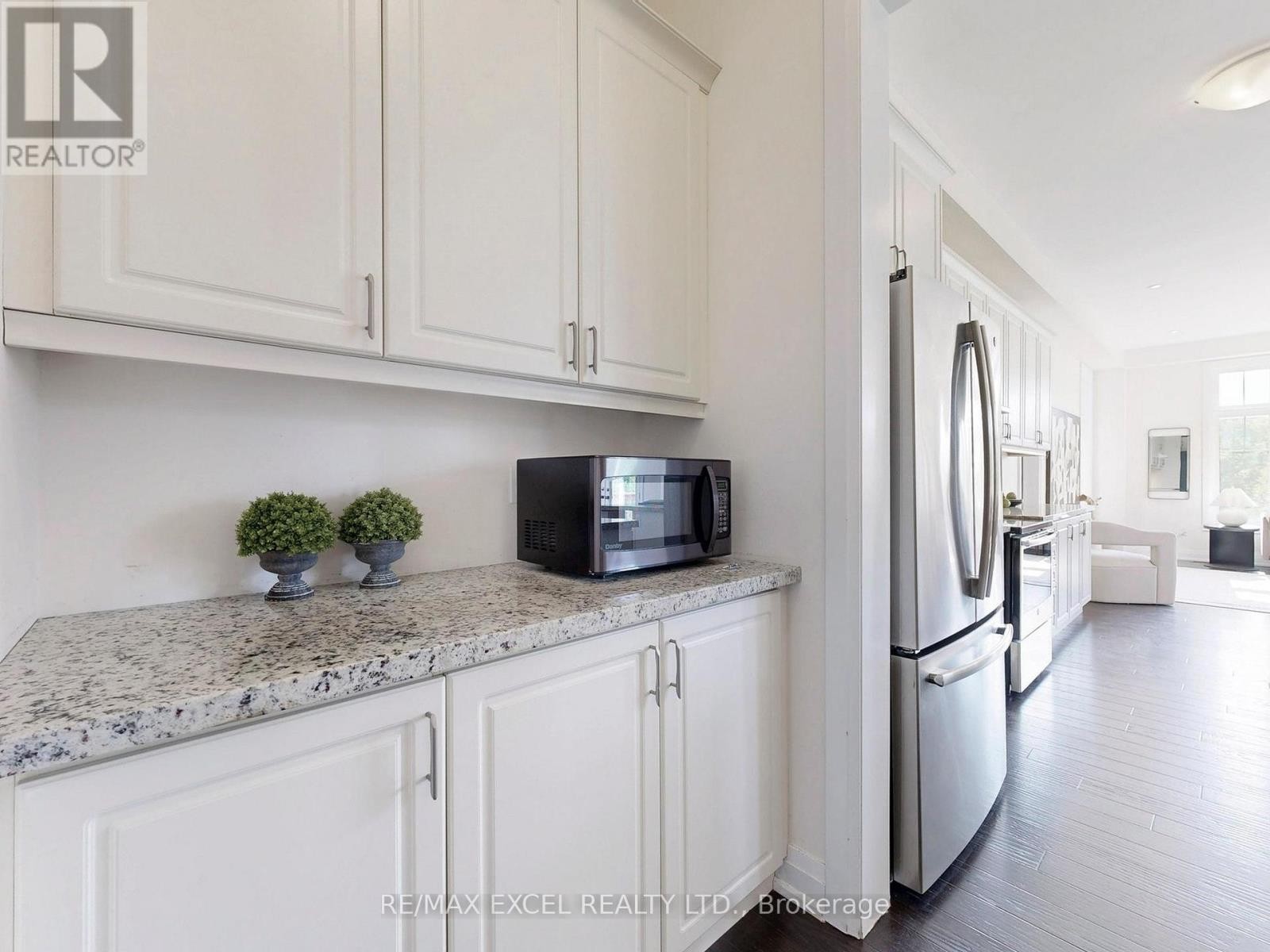 












192 BAKER HILL BOULEVARD

,
Whitchurch-Stouffville (Stouffville),




Ontario
L4A0W5


