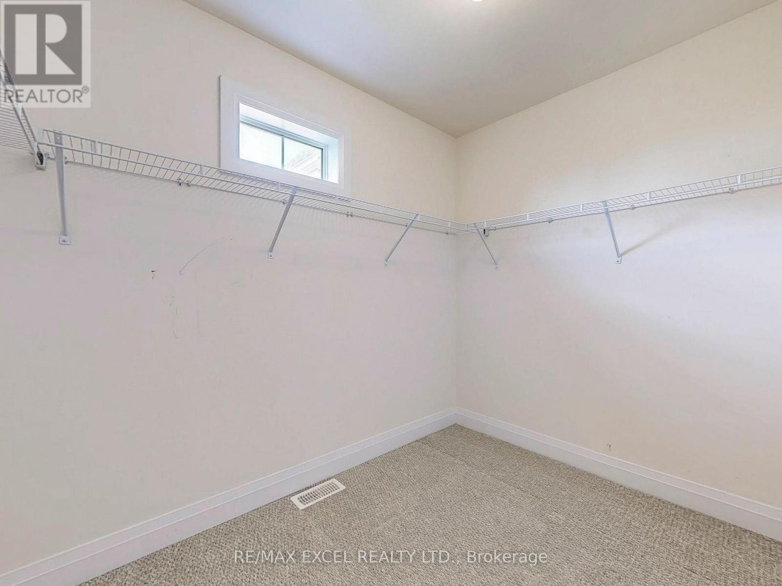 












192 BAKER HILL BOULEVARD

,
Whitchurch-Stouffville (Stouffville),




Ontario
L4A0W5

