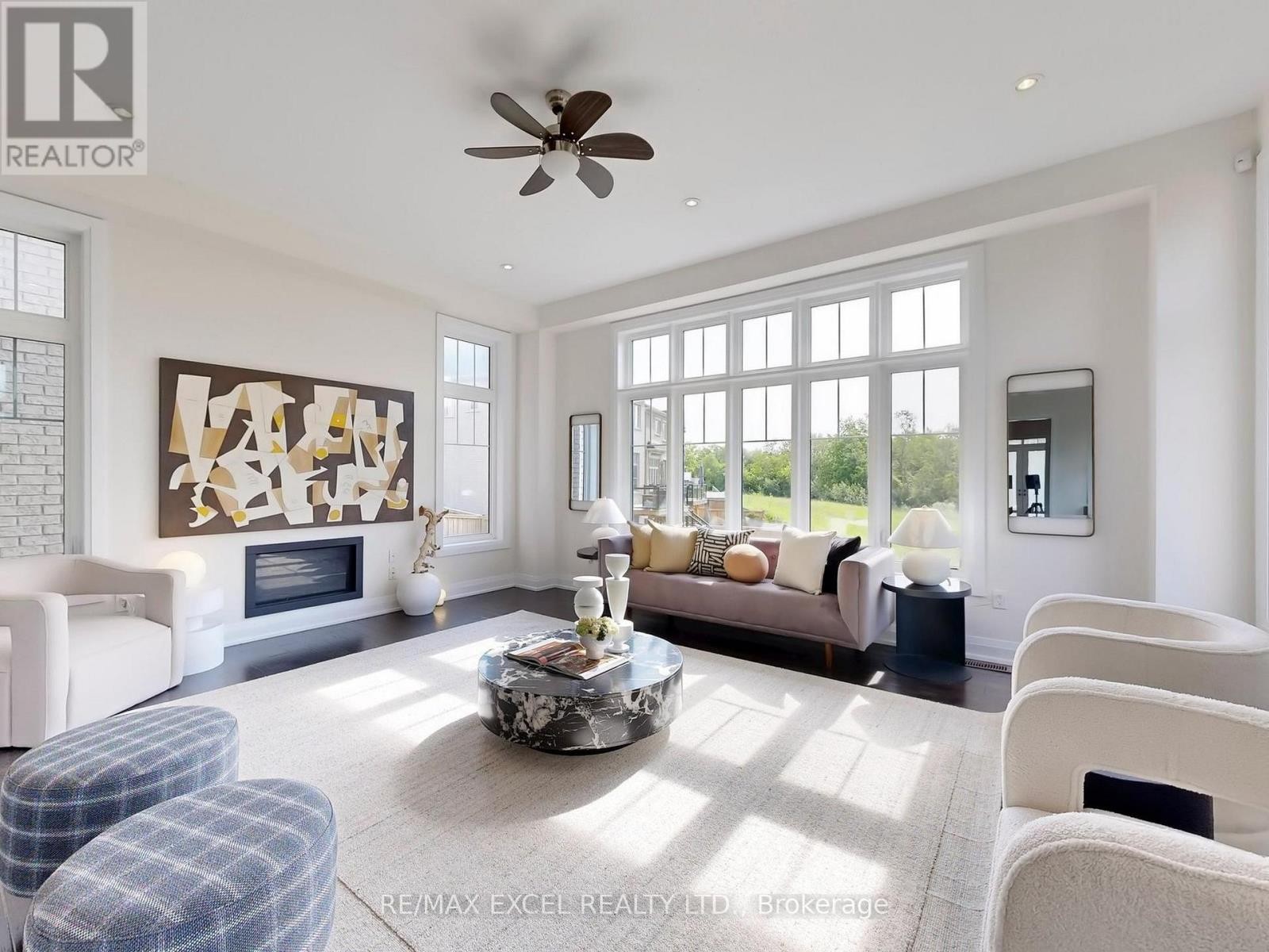 












192 BAKER HILL BOULEVARD

,
Whitchurch-Stouffville (Stouffville),




Ontario
L4A0W5

