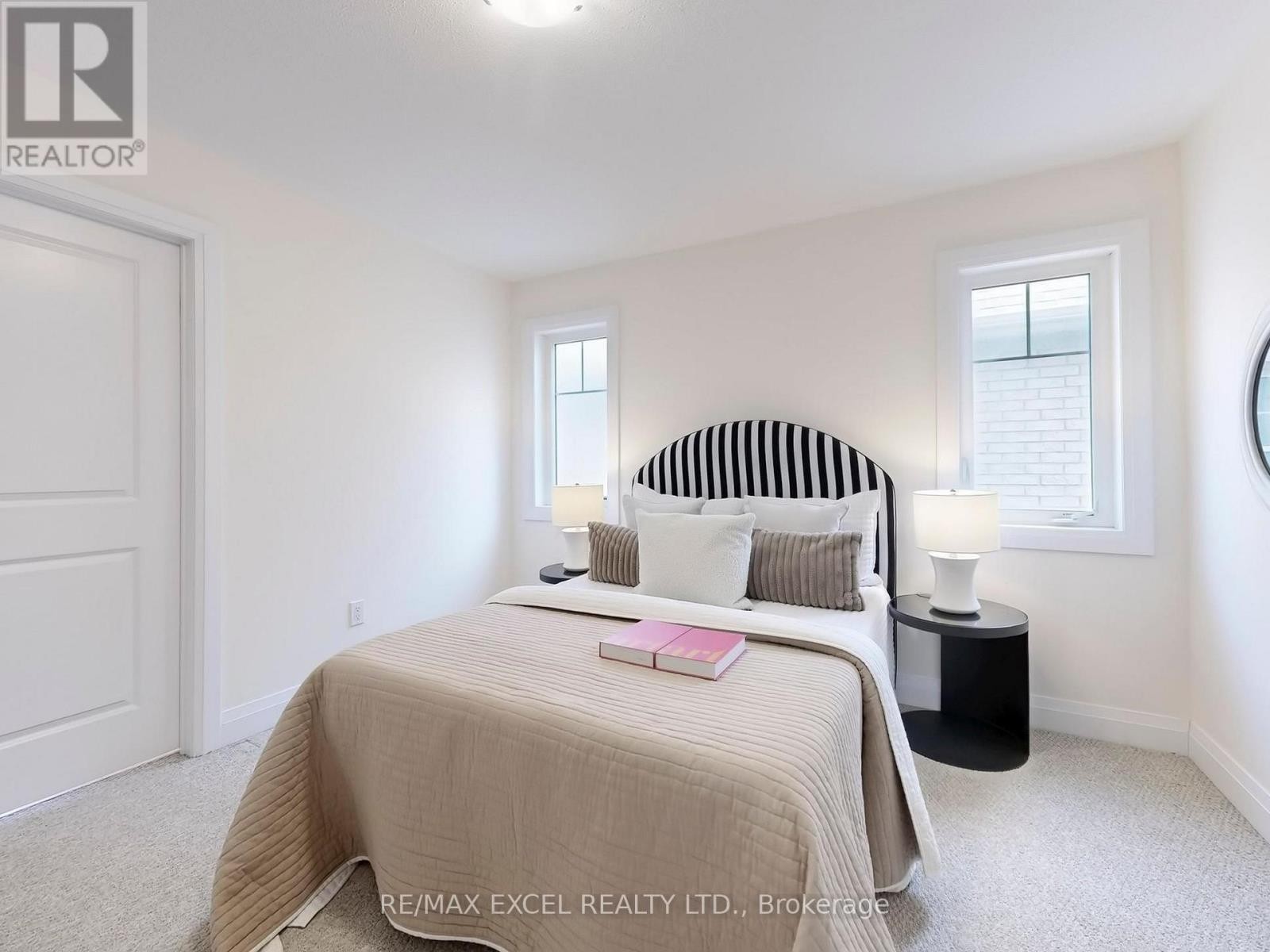 












192 BAKER HILL BOULEVARD

,
Whitchurch-Stouffville (Stouffville),




Ontario
L4A0W5

