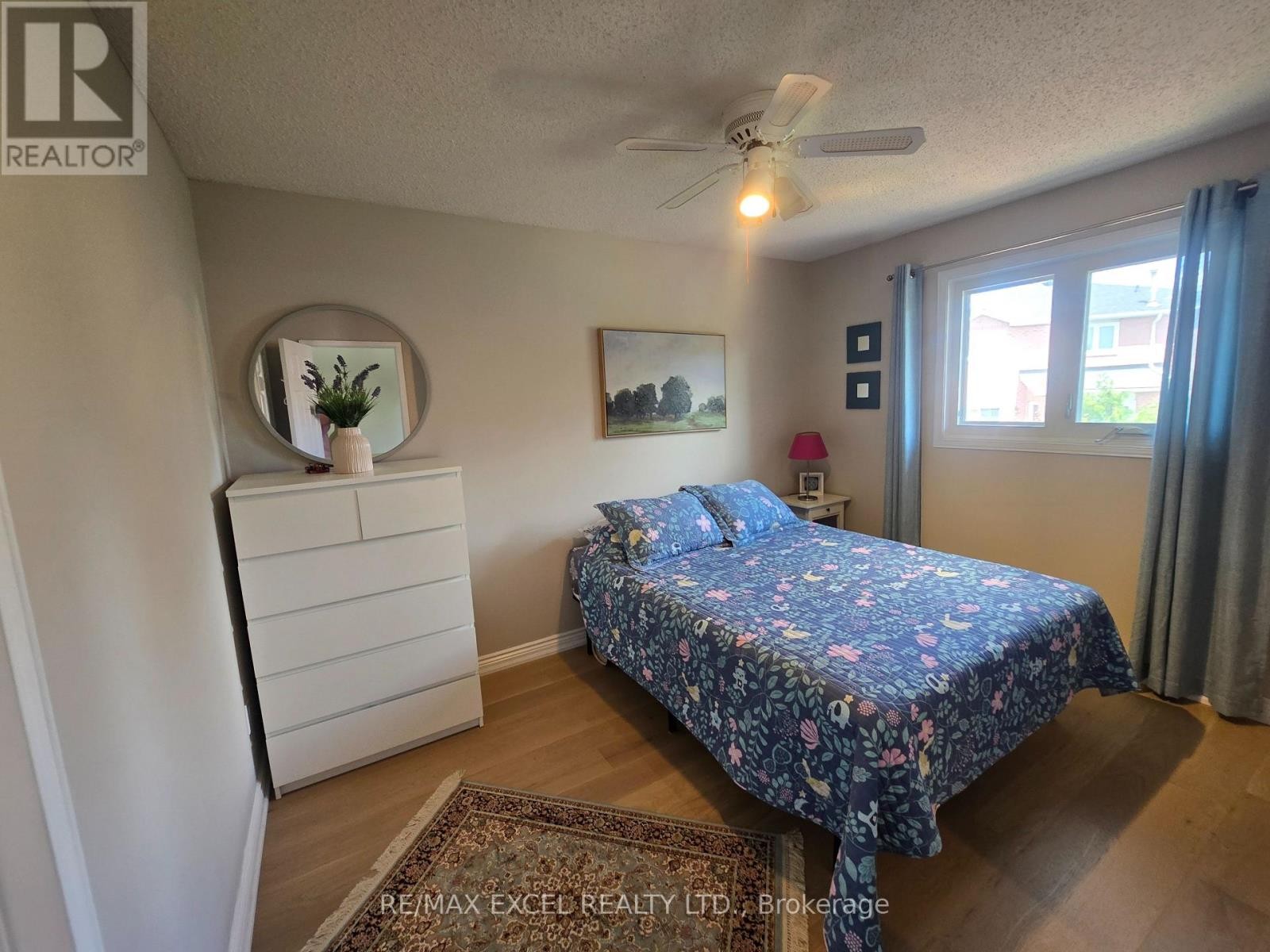 












19 MARSH STREET N

,
Richmond Hill (North Richvale),




Ontario
L4C7P2

