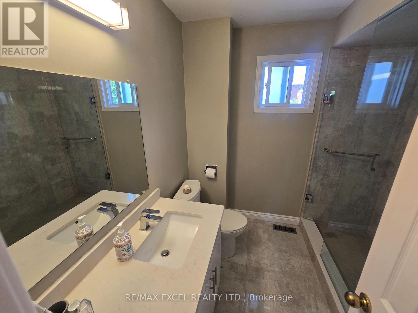 












19 MARSH STREET N

,
Richmond Hill (North Richvale),




Ontario
L4C7P2

