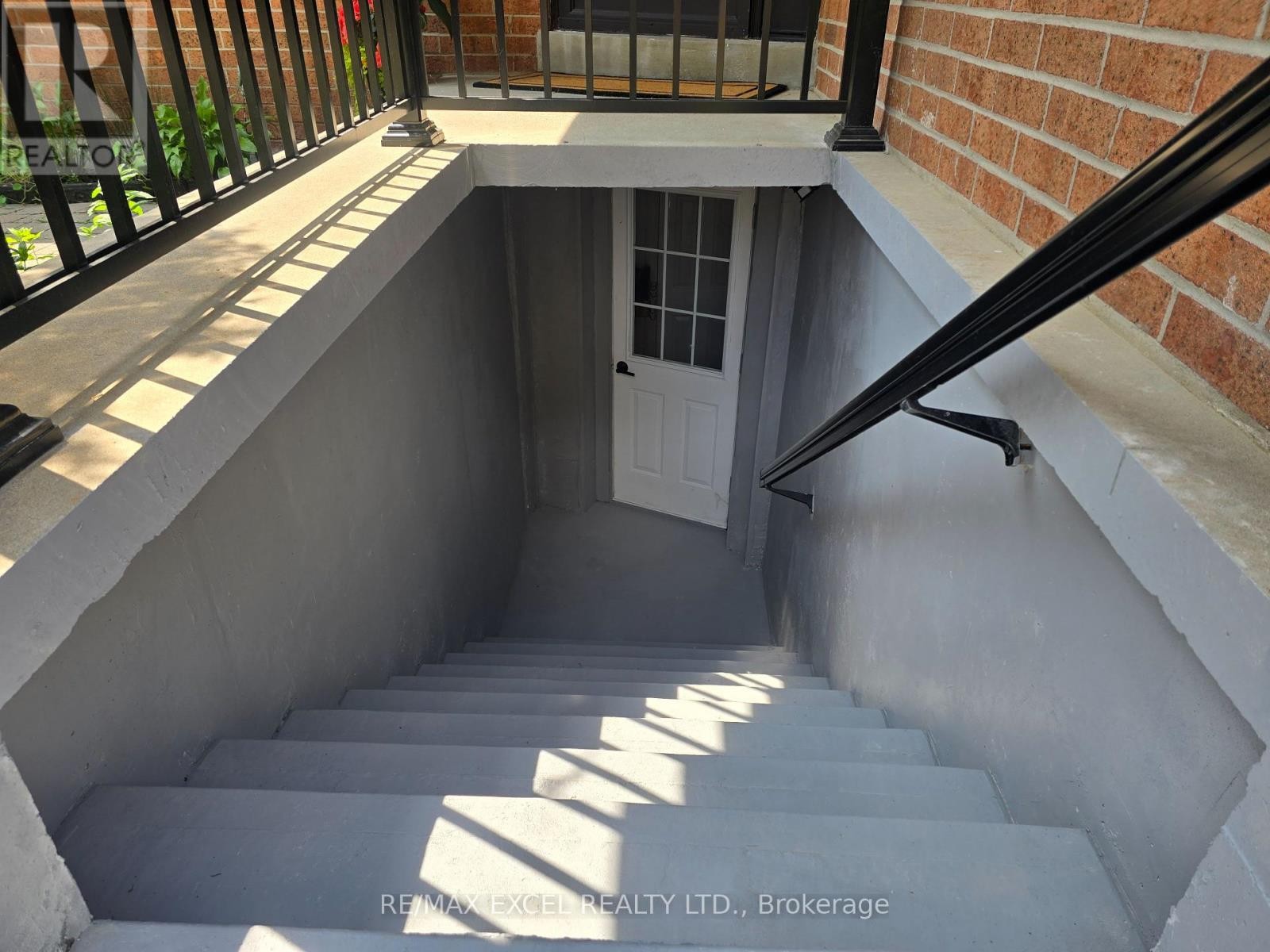 












19 MARSH STREET N

,
Richmond Hill (North Richvale),




Ontario
L4C7P2

