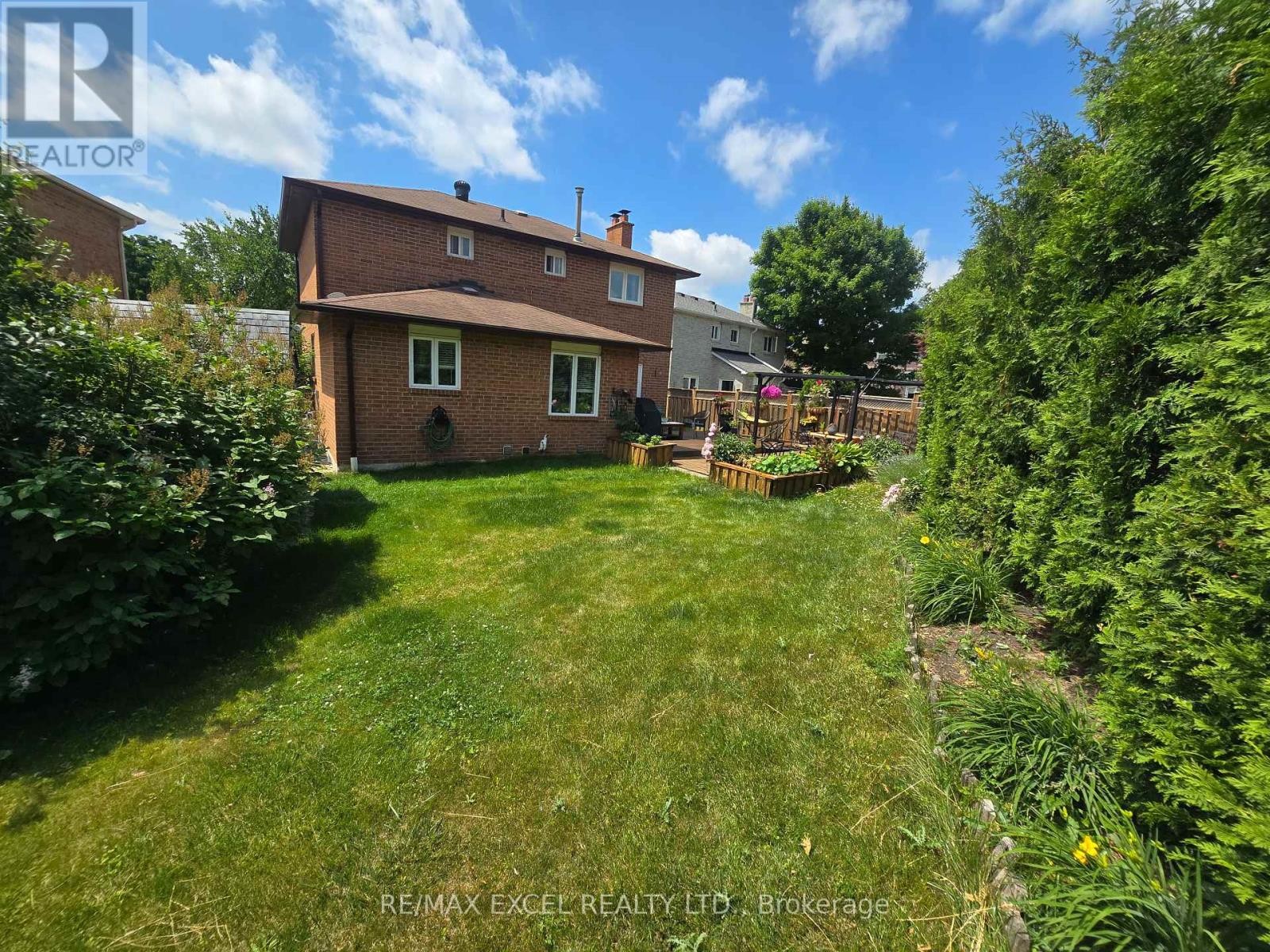 












19 MARSH STREET N

,
Richmond Hill (North Richvale),




Ontario
L4C7P2

