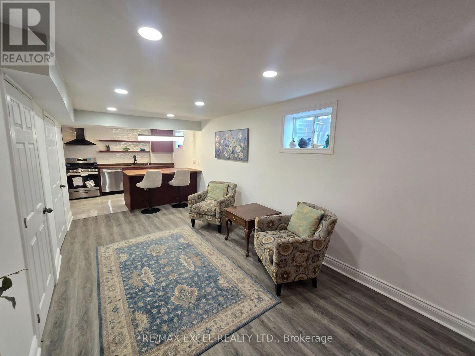 












19 MARSH STREET N

,
Richmond Hill (North Richvale),




Ontario
L4C7P2

