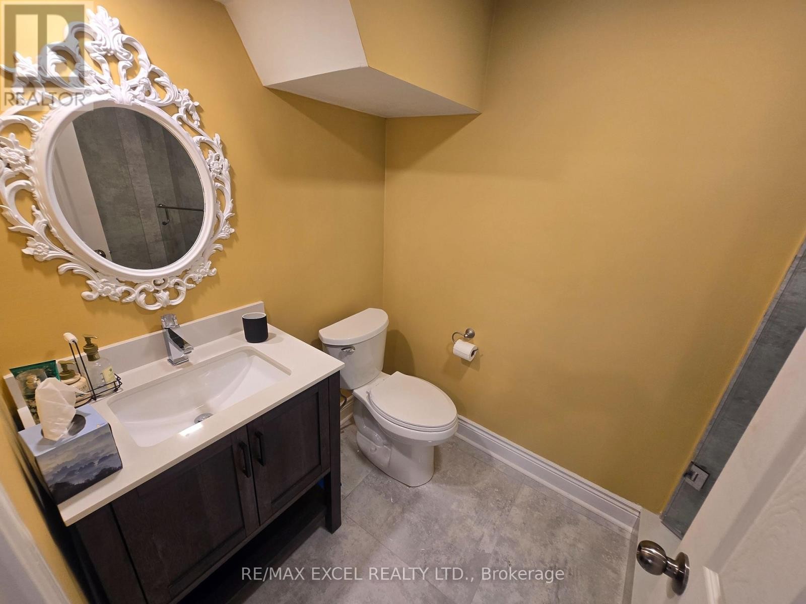 












19 MARSH STREET N

,
Richmond Hill (North Richvale),




Ontario
L4C7P2

