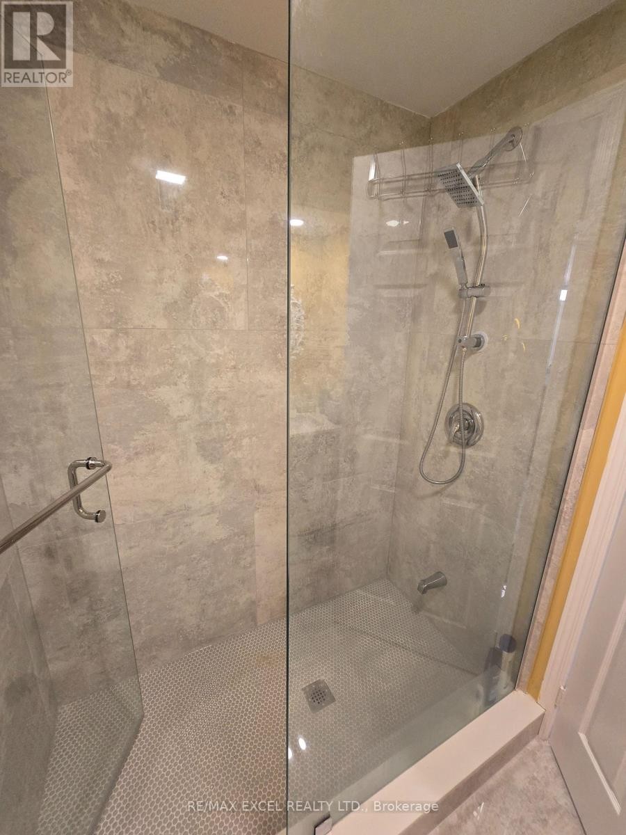 












19 MARSH STREET N

,
Richmond Hill (North Richvale),




Ontario
L4C7P2

