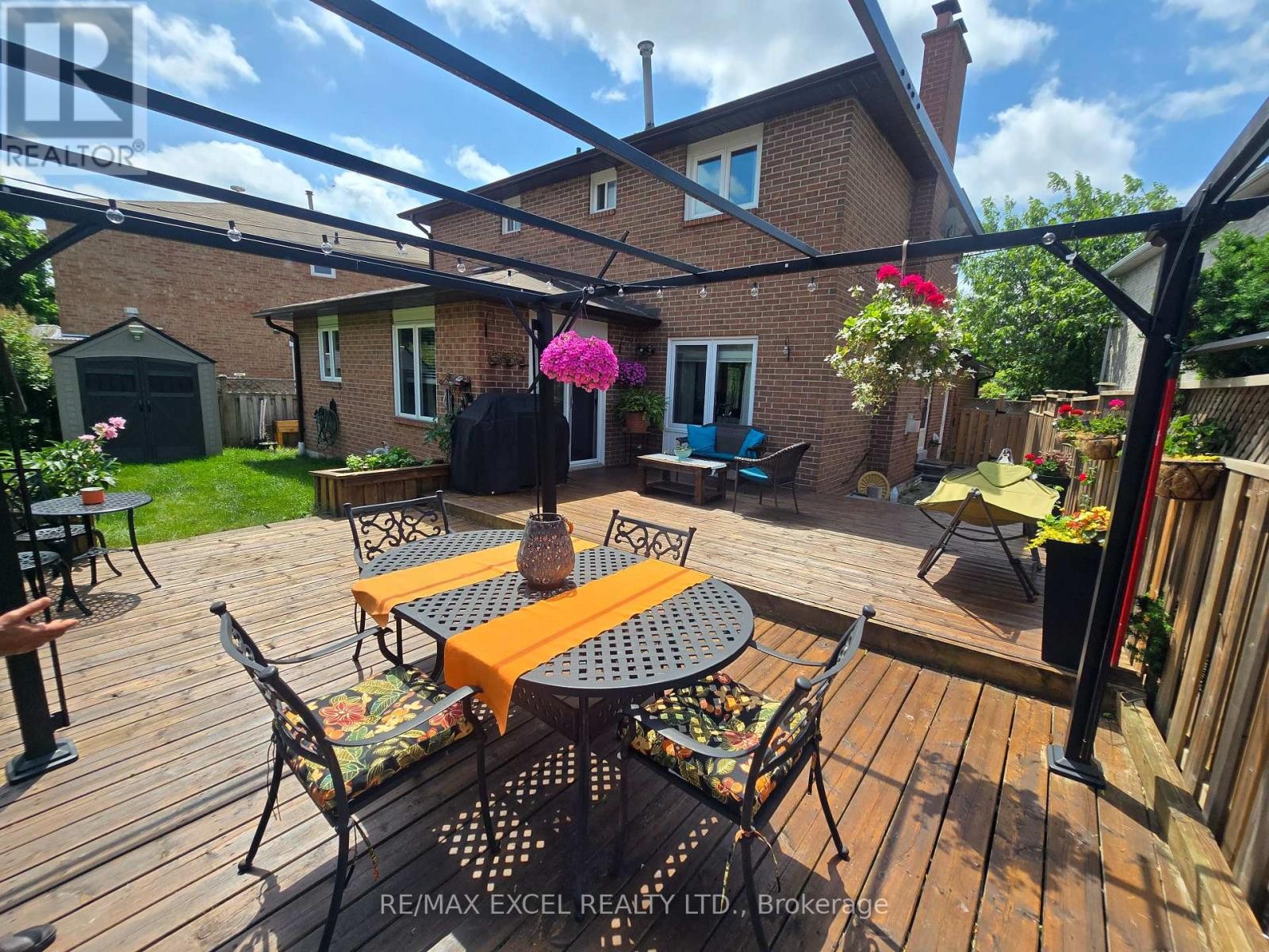 












19 MARSH STREET N

,
Richmond Hill (North Richvale),




Ontario
L4C7P2

