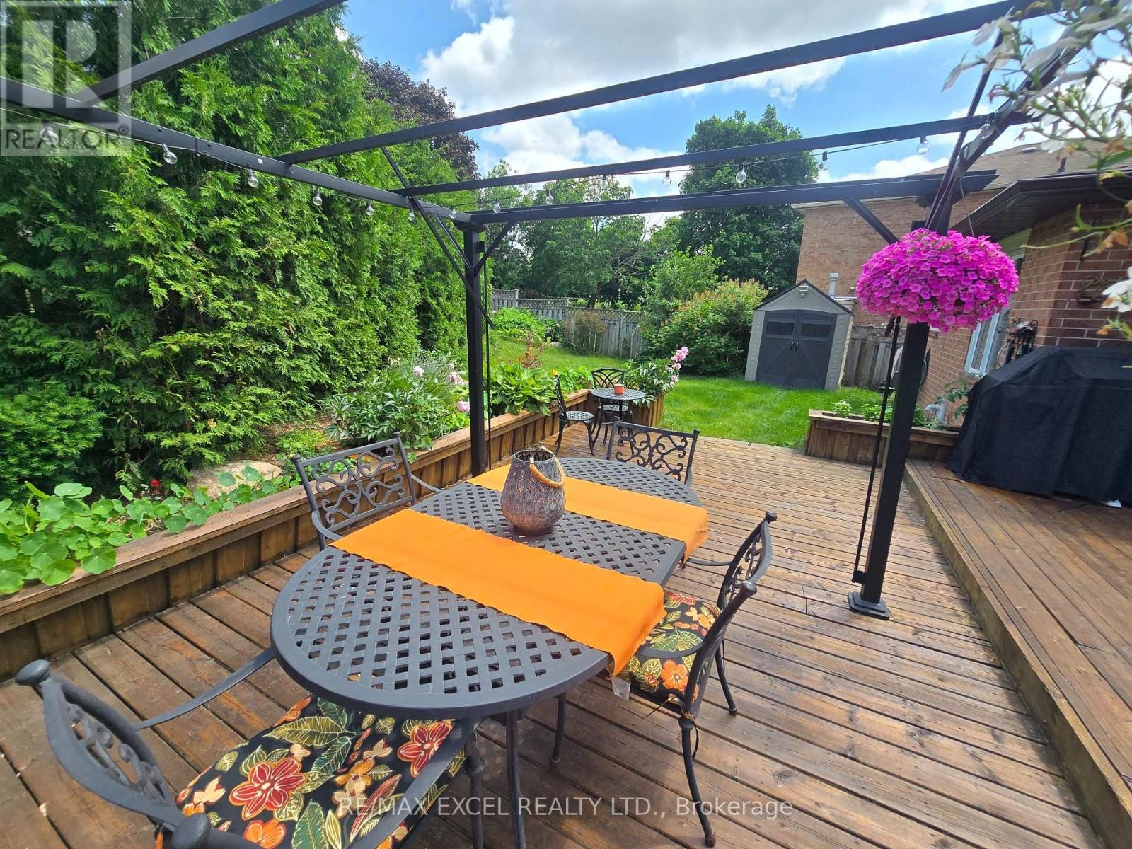 












19 MARSH STREET N

,
Richmond Hill (North Richvale),




Ontario
L4C7P2

