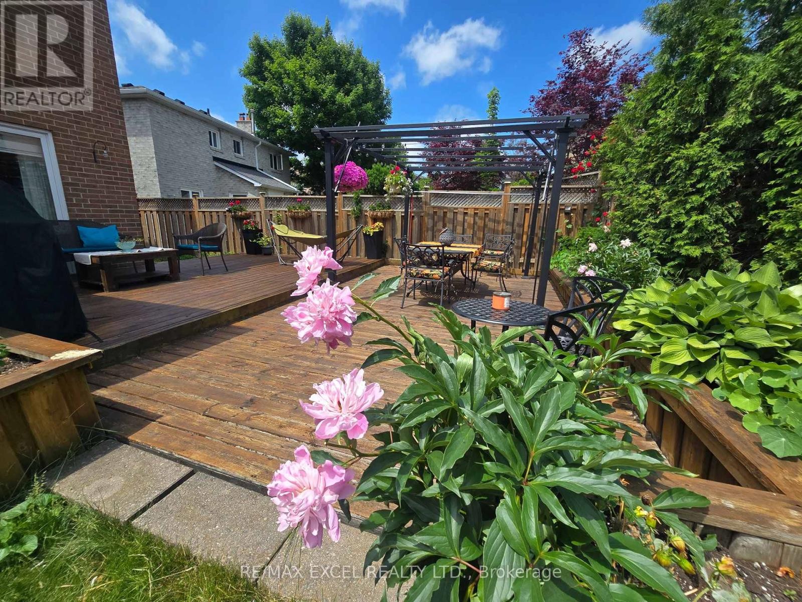 












19 MARSH STREET N

,
Richmond Hill (North Richvale),




Ontario
L4C7P2

