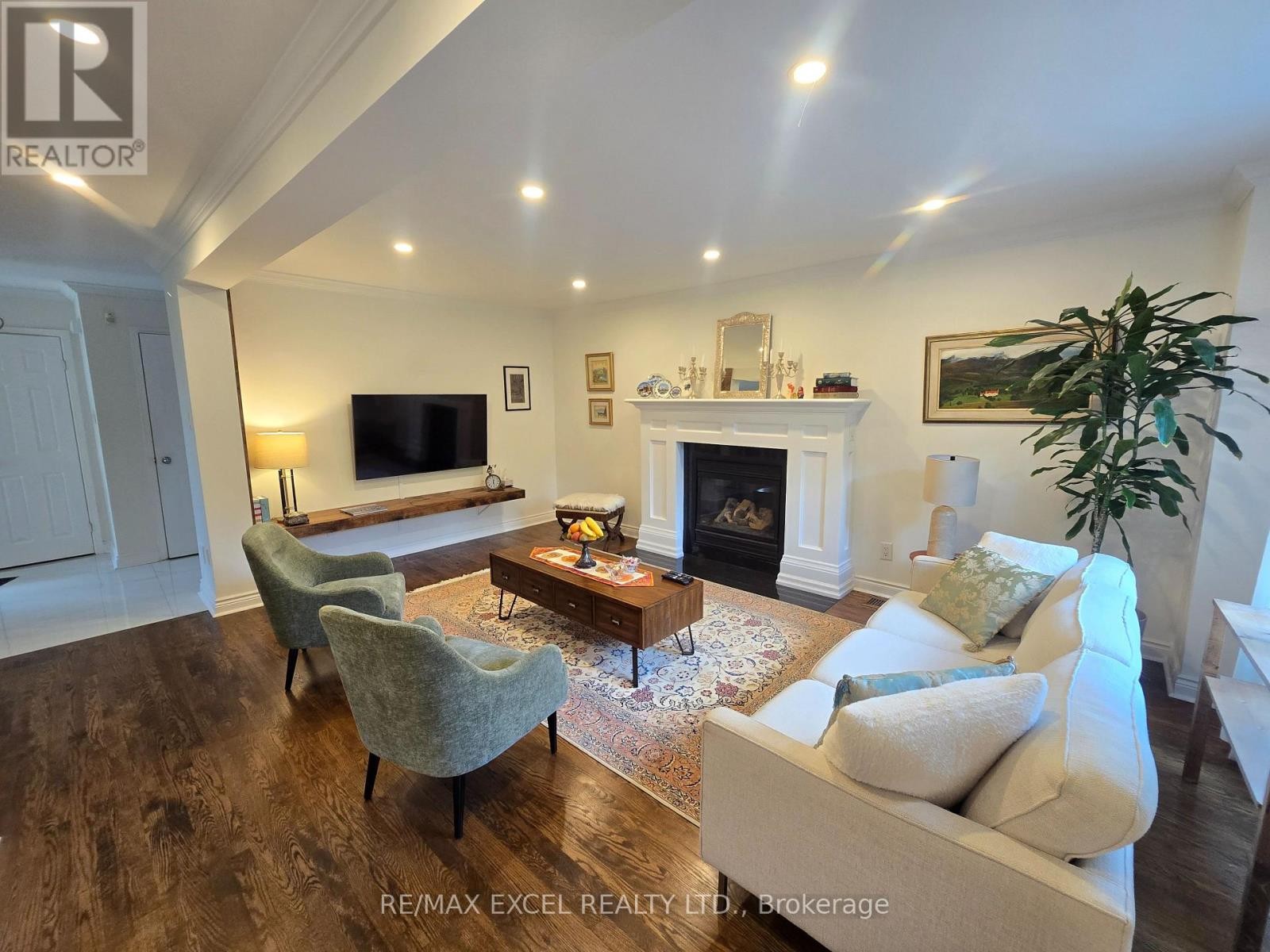 












19 MARSH STREET N

,
Richmond Hill (North Richvale),




Ontario
L4C7P2

