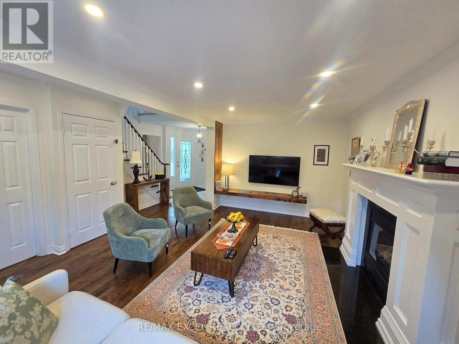 












19 MARSH STREET N

,
Richmond Hill (North Richvale),




Ontario
L4C7P2

