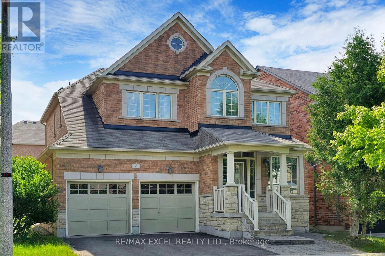 












9 STONEY CREEK DRIVE

,
Markham (Greensborough),




Ontario
L6E0H3

