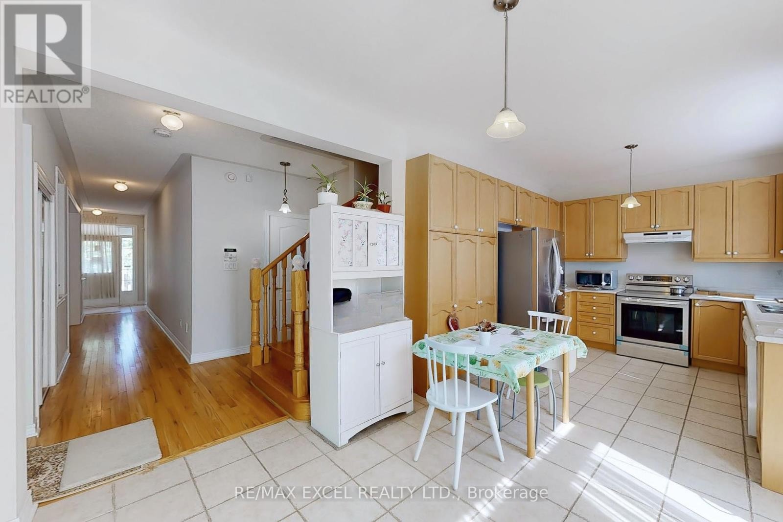 












9 STONEY CREEK DRIVE

,
Markham (Greensborough),




Ontario
L6E0H3

