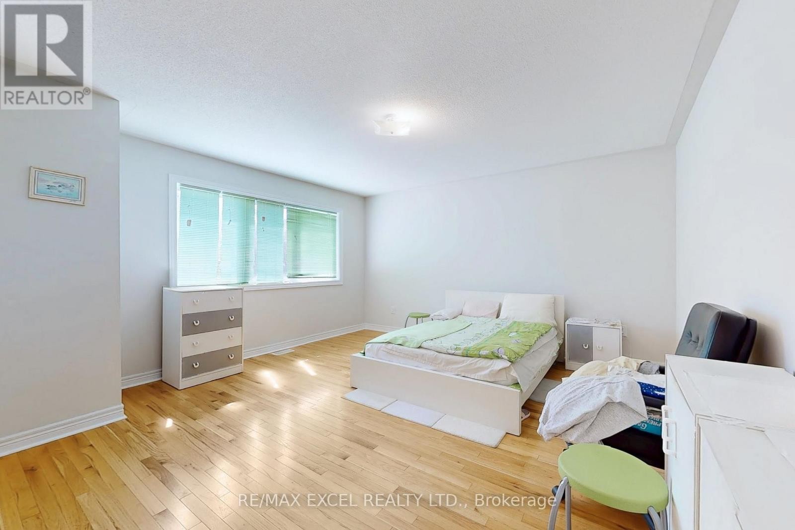 












9 STONEY CREEK DRIVE

,
Markham (Greensborough),




Ontario
L6E0H3

