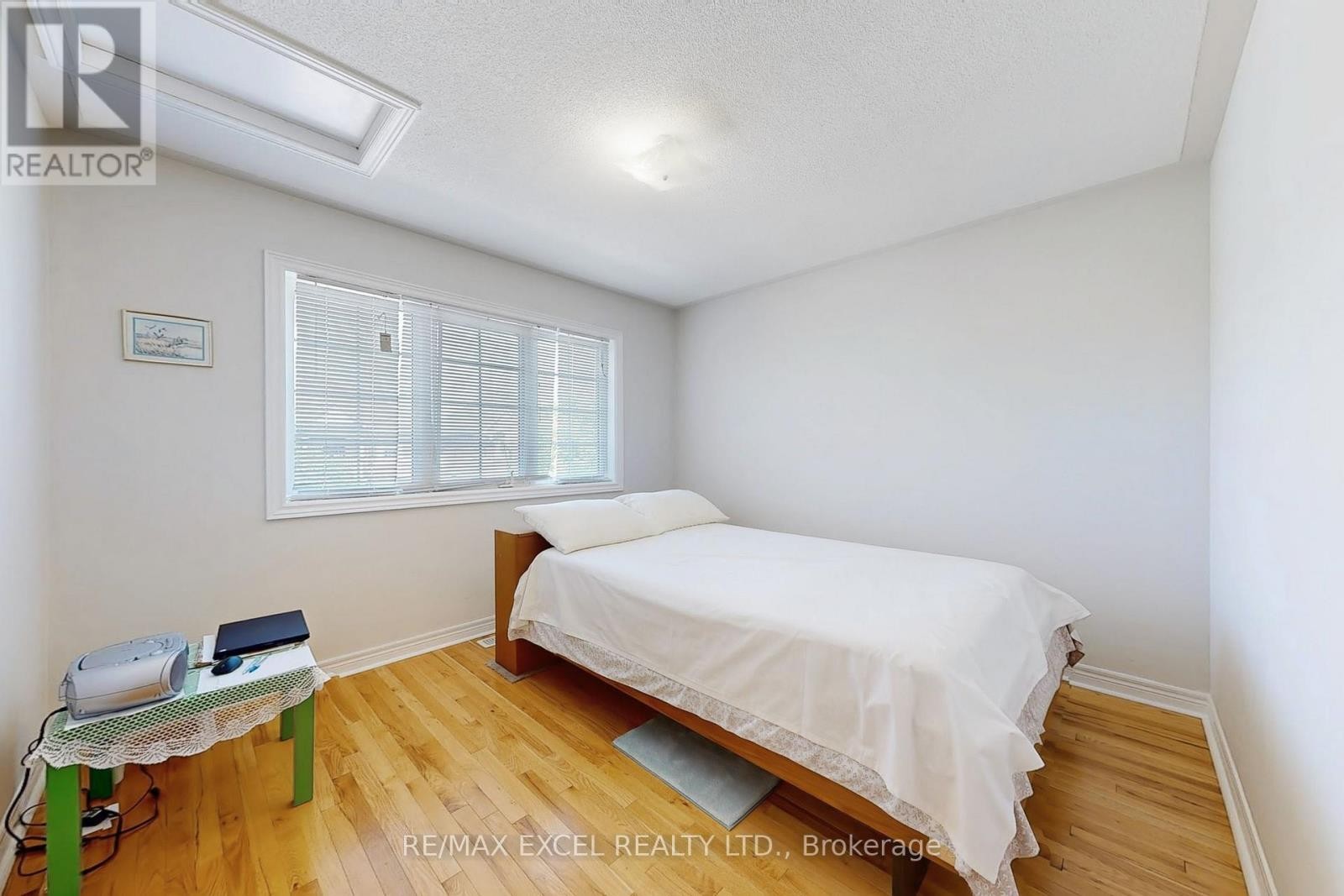 












9 STONEY CREEK DRIVE

,
Markham (Greensborough),




Ontario
L6E0H3

