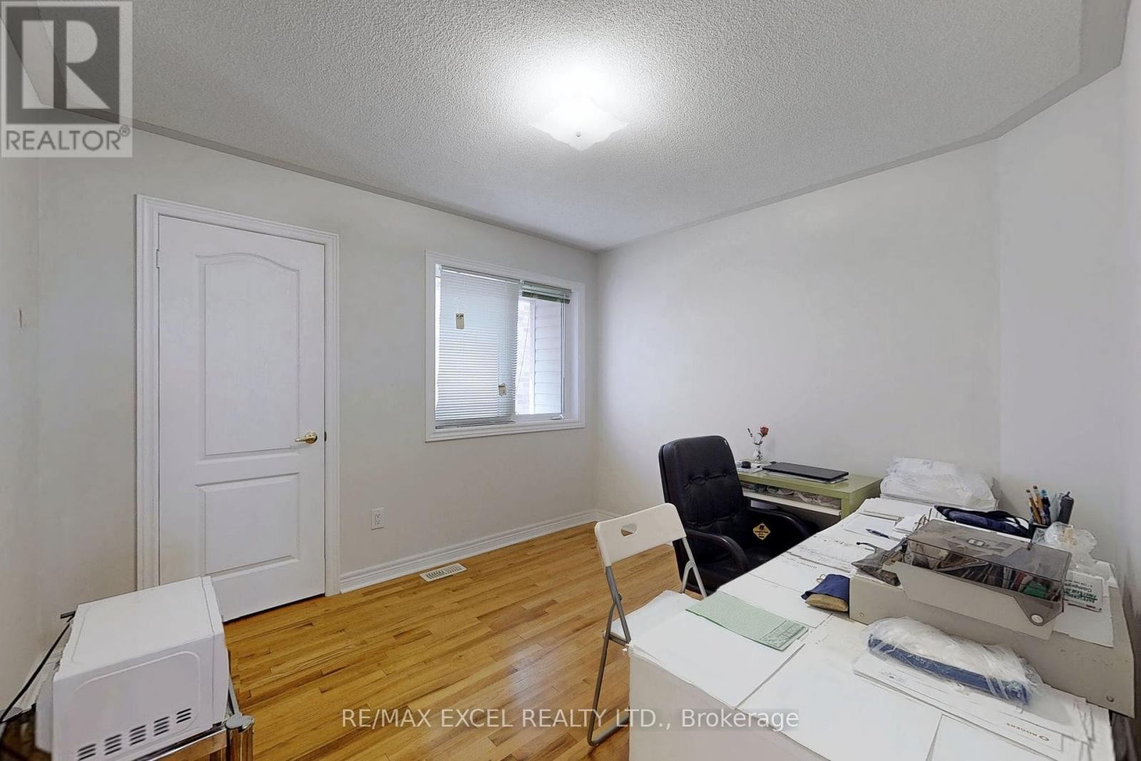 












9 STONEY CREEK DRIVE

,
Markham (Greensborough),




Ontario
L6E0H3


