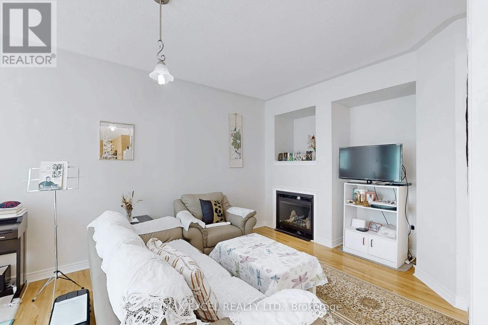 












9 STONEY CREEK DRIVE

,
Markham (Greensborough),




Ontario
L6E0H3

