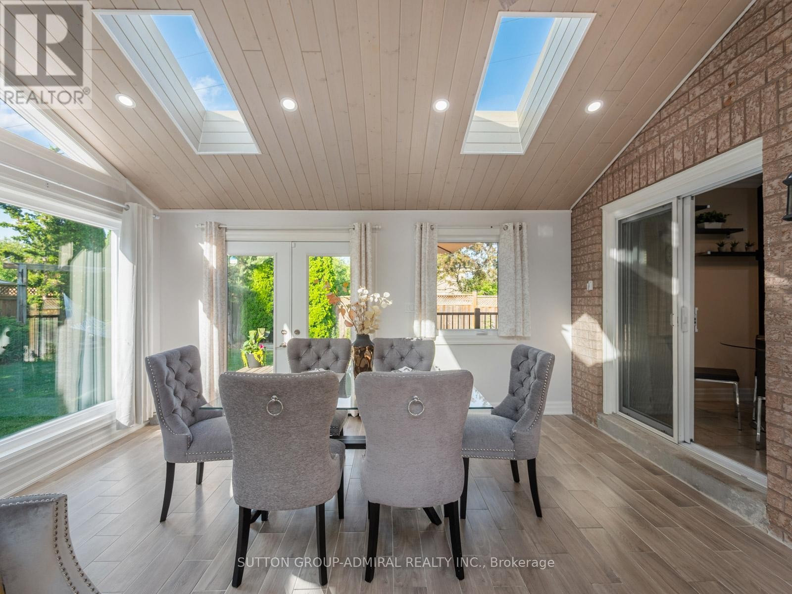 












298 SONOMA BOULEVARD

,
Vaughan (Sonoma Heights),




Ontario
L4H1R5

