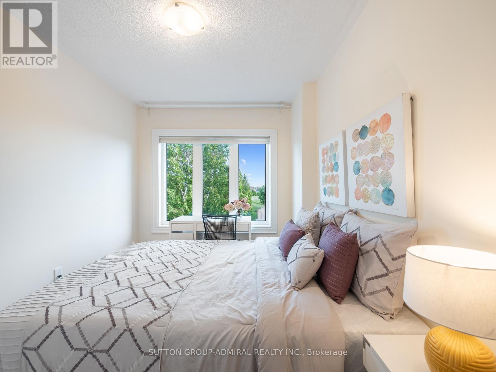 












298 SONOMA BOULEVARD

,
Vaughan (Sonoma Heights),




Ontario
L4H1R5

