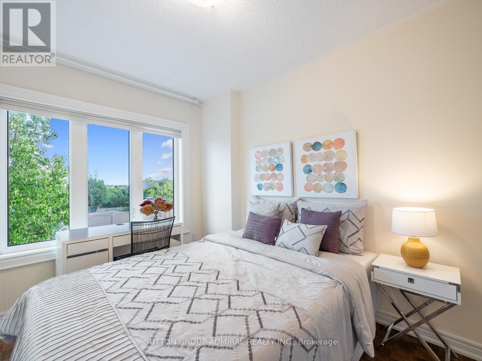 












298 SONOMA BOULEVARD

,
Vaughan (Sonoma Heights),




Ontario
L4H1R5

