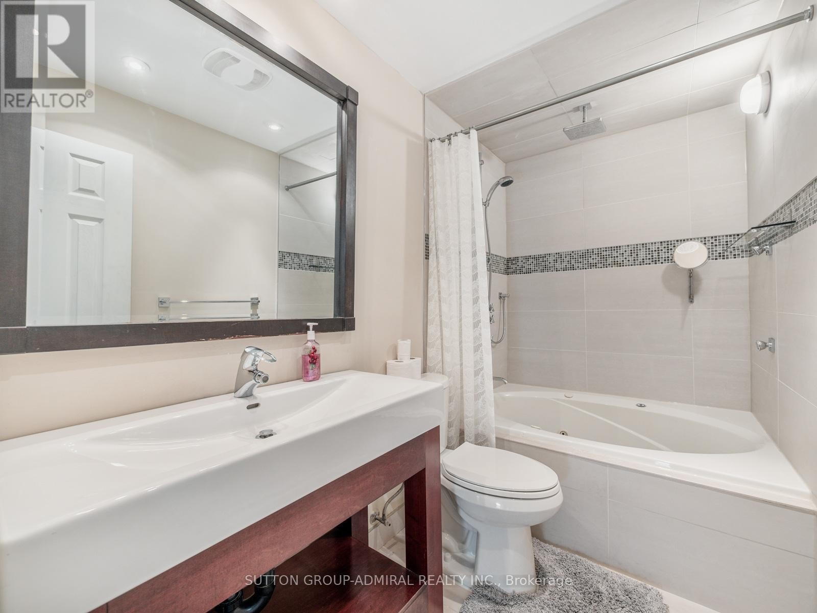 












298 SONOMA BOULEVARD

,
Vaughan (Sonoma Heights),




Ontario
L4H1R5

