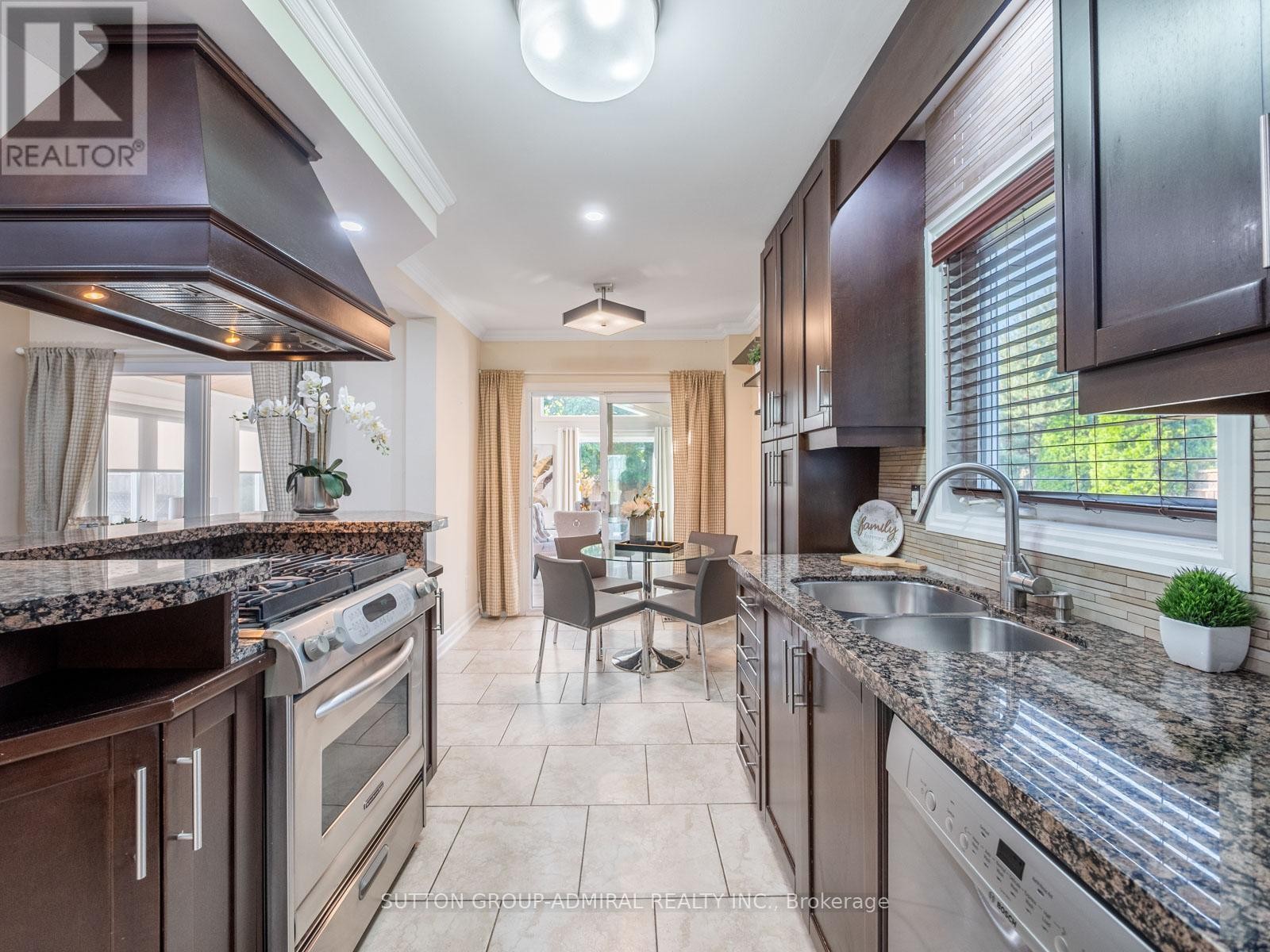 












298 SONOMA BOULEVARD

,
Vaughan (Sonoma Heights),




Ontario
L4H1R5


