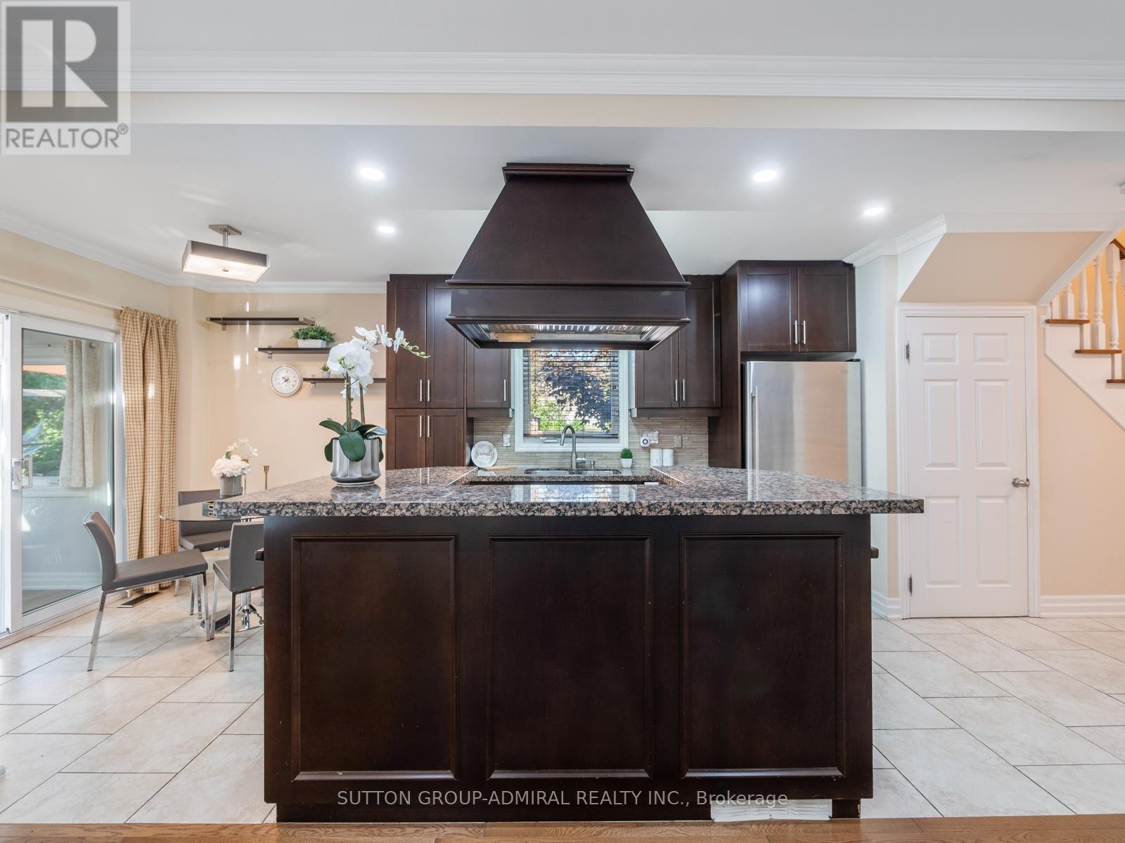 












298 SONOMA BOULEVARD

,
Vaughan (Sonoma Heights),




Ontario
L4H1R5

