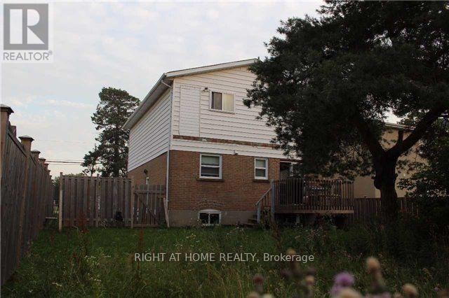 












22 ELM GROVE AVENUE

,
Richmond Hill (Oak Ridges),




Ontario
L4E2T1

