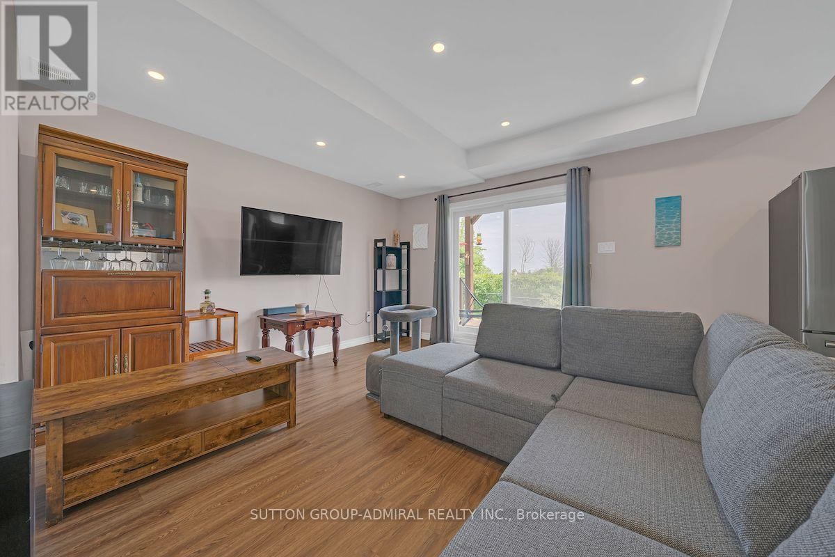 












1152 PEELAR CRESCENT

,
Innisfil (Lefroy),




Ontario
L0L1W0


