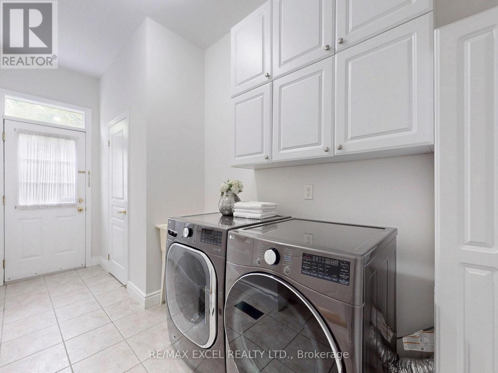 












57 MOSS CREEK BOULEVARD

,
Markham (Cachet),




Ontario
L6C2V5

