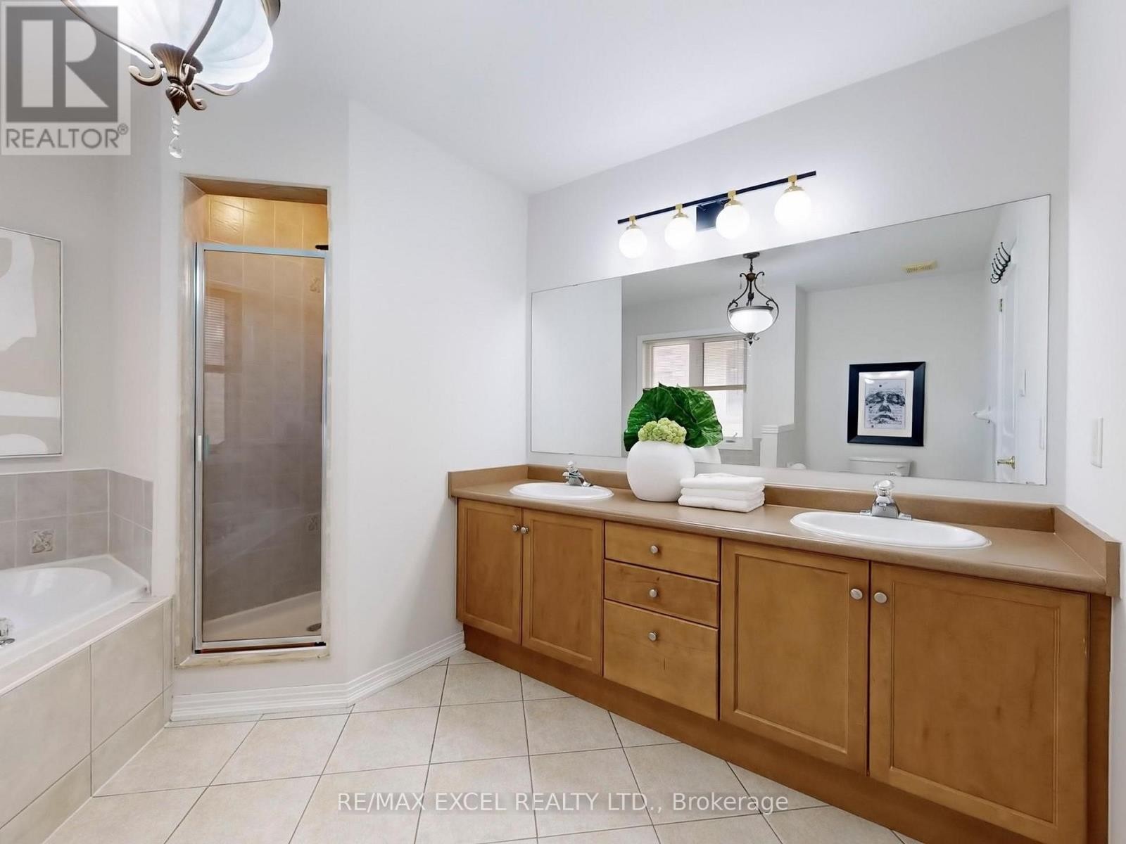 












57 MOSS CREEK BOULEVARD

,
Markham (Cachet),




Ontario
L6C2V5

