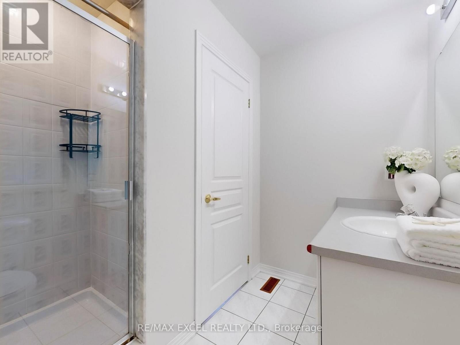 












57 MOSS CREEK BOULEVARD

,
Markham (Cachet),




Ontario
L6C2V5

