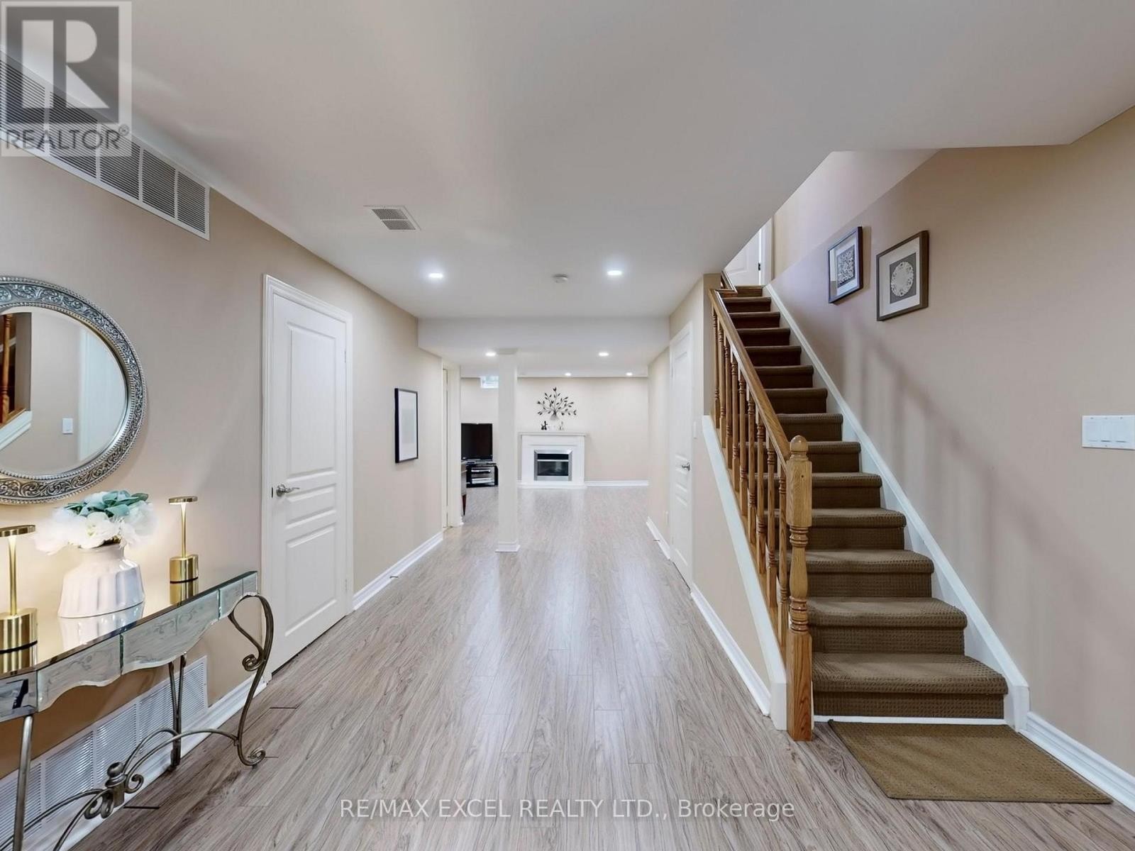 












57 MOSS CREEK BOULEVARD

,
Markham (Cachet),




Ontario
L6C2V5

