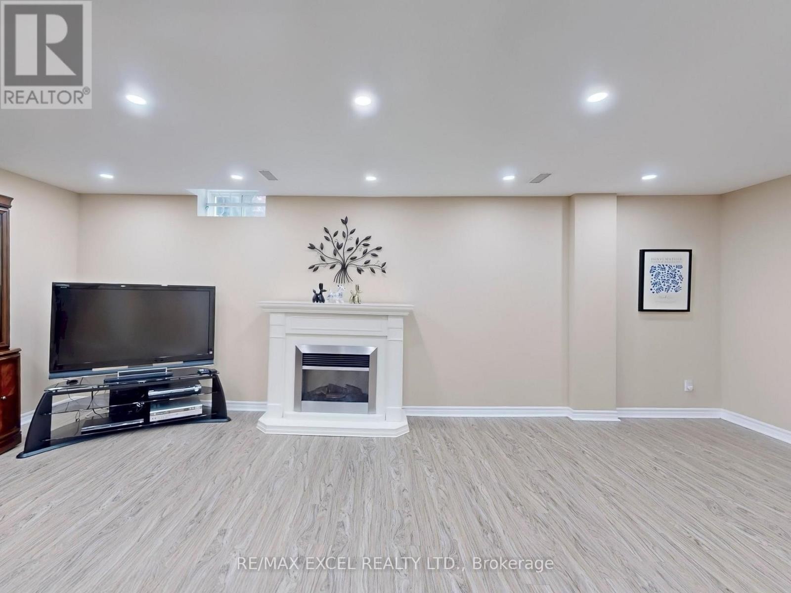












57 MOSS CREEK BOULEVARD

,
Markham (Cachet),




Ontario
L6C2V5

