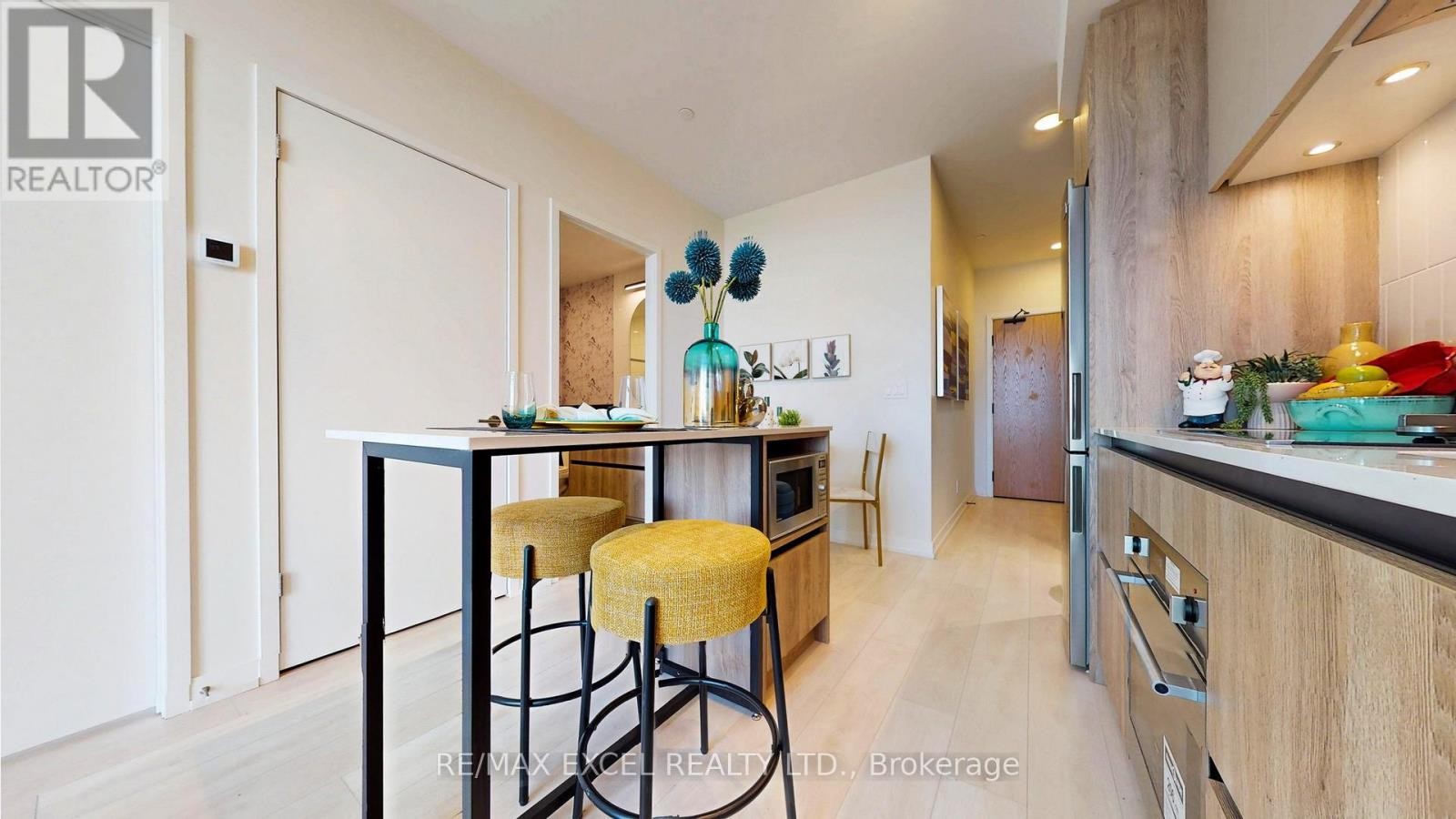 












802 - 8 BEVERLEY GLEN BOULEVARD

,
Vaughan (Beverley Glen),




Ontario
L4J0L5

