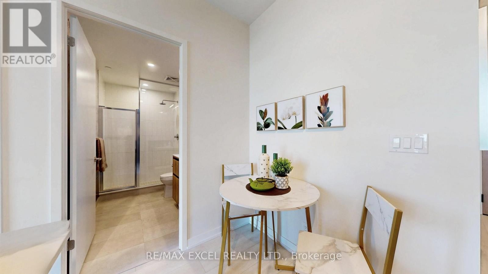 












802 - 8 BEVERLEY GLEN BOULEVARD

,
Vaughan (Beverley Glen),




Ontario
L4J0L5

