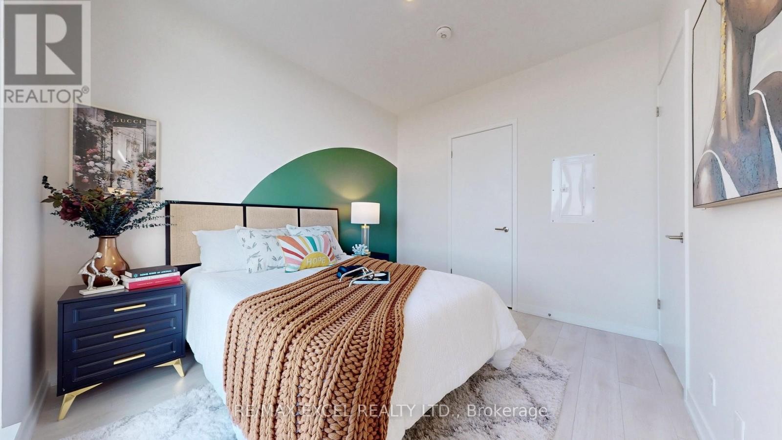 












802 - 8 BEVERLEY GLEN BOULEVARD

,
Vaughan (Beverley Glen),




Ontario
L4J0L5

