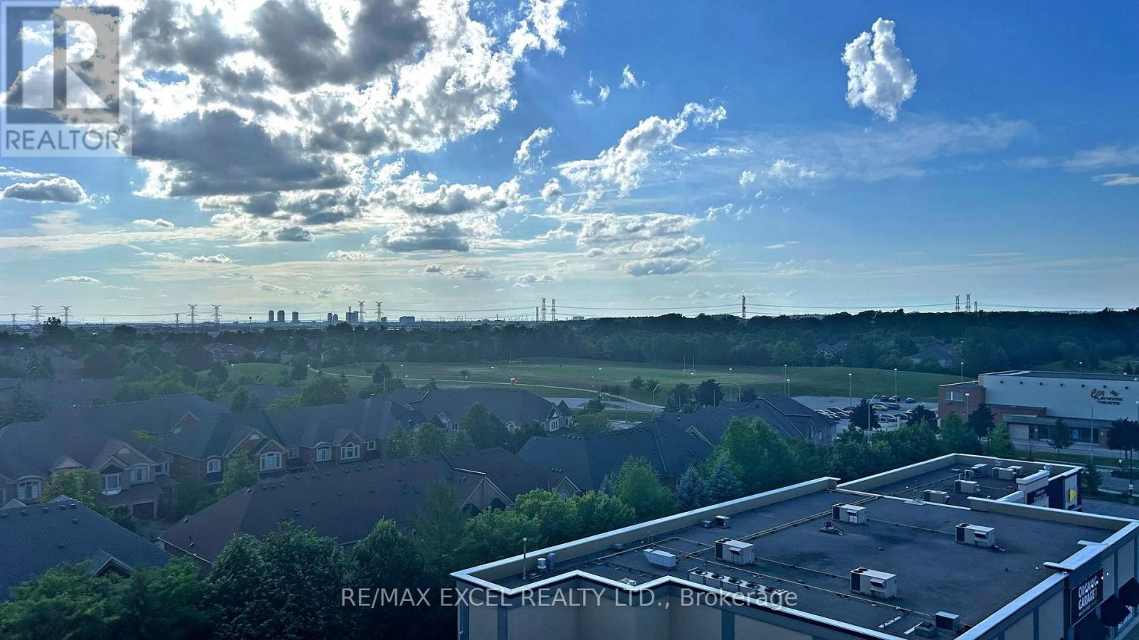 












802 - 8 BEVERLEY GLEN BOULEVARD

,
Vaughan (Beverley Glen),




Ontario
L4J0L5


