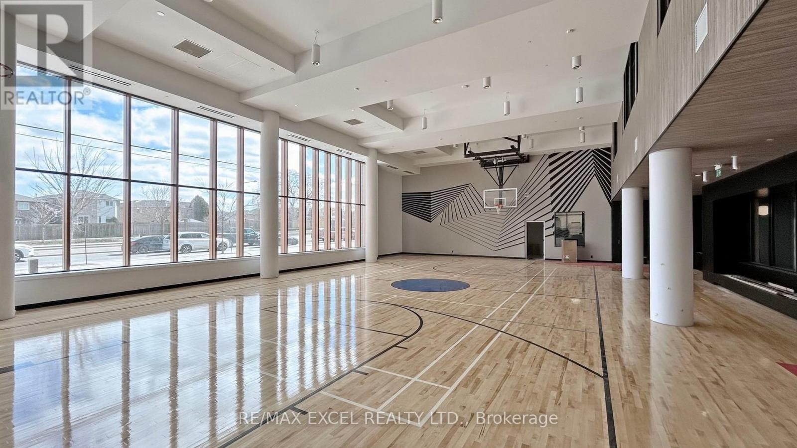 












802 - 8 BEVERLEY GLEN BOULEVARD

,
Vaughan (Beverley Glen),




Ontario
L4J0L5

