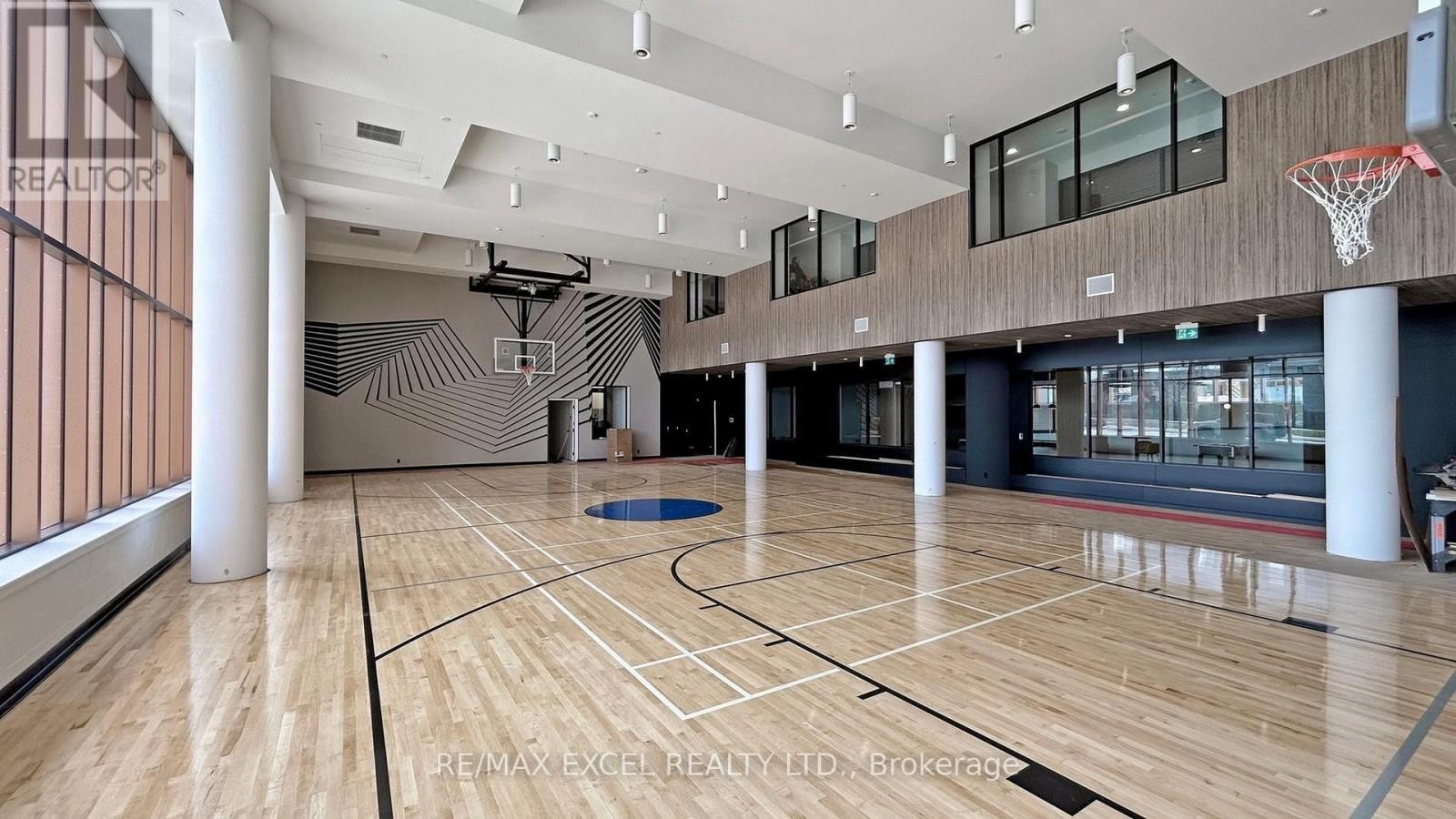 












802 - 8 BEVERLEY GLEN BOULEVARD

,
Vaughan (Beverley Glen),




Ontario
L4J0L5

