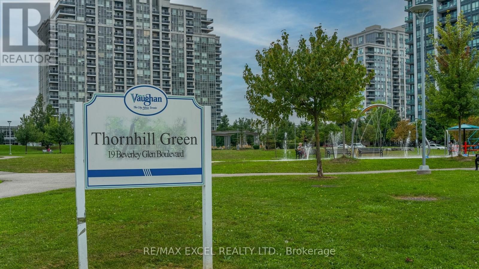 












802 - 8 BEVERLEY GLEN BOULEVARD

,
Vaughan (Beverley Glen),




Ontario
L4J0L5

